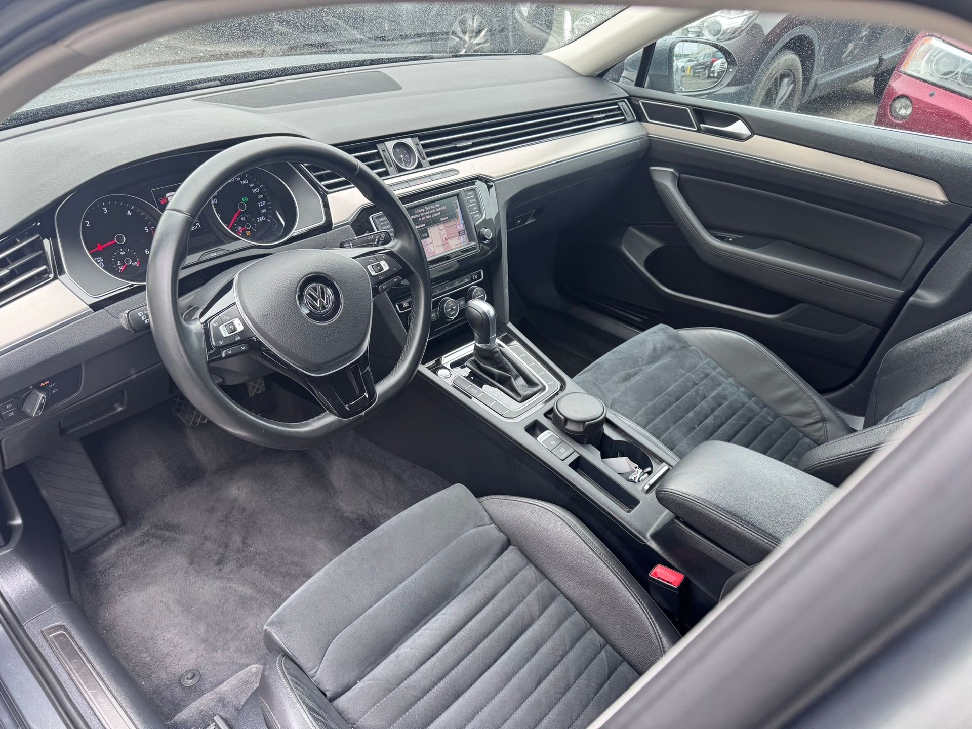 VW Passat Variant 2.0 TDI BMT Family DSG-image-10