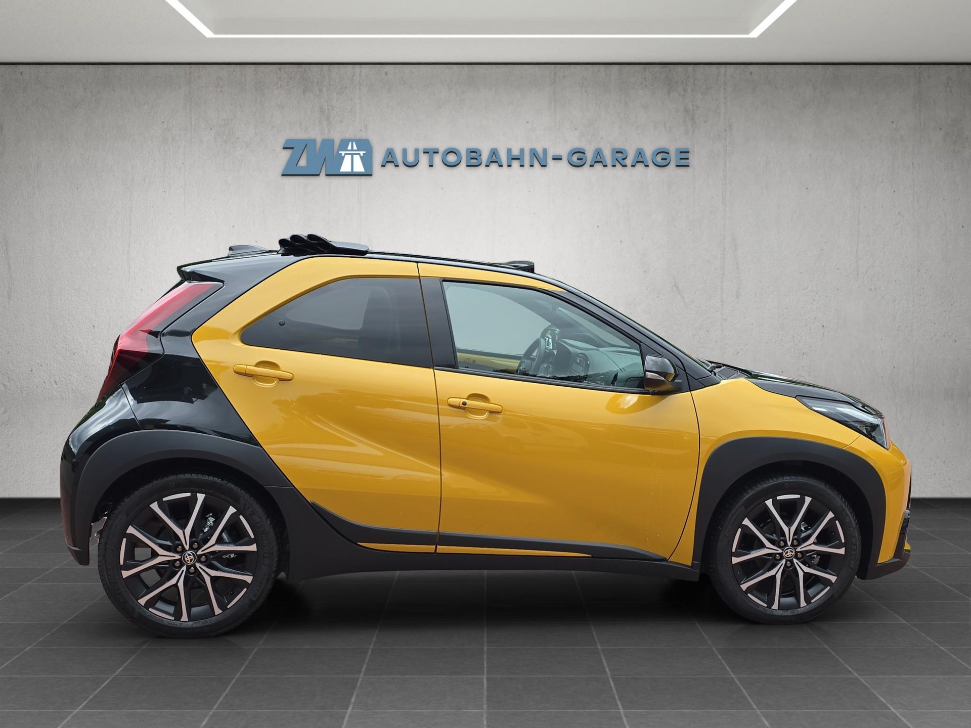 TOYOTA Aygo X 1.5 VVT-i HSD GR Sport-image-5