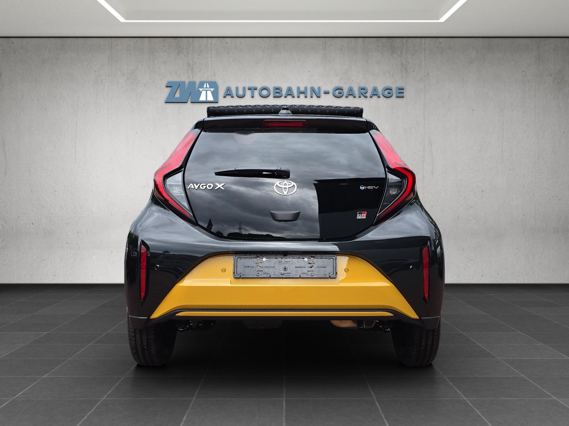 TOYOTA Aygo X 1.5 VVT-i HSD GR Sport-image-3
