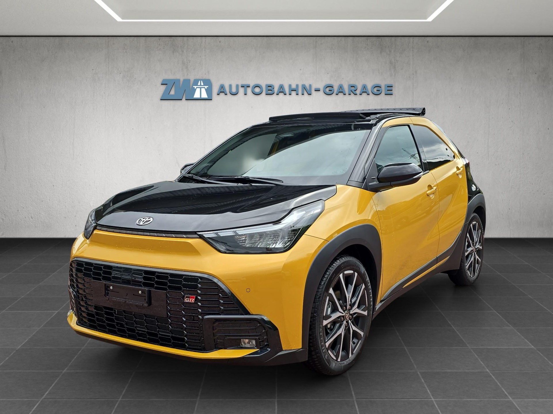 TOYOTA Aygo X 1.5 VVT-i HSD GR Sport-image-0