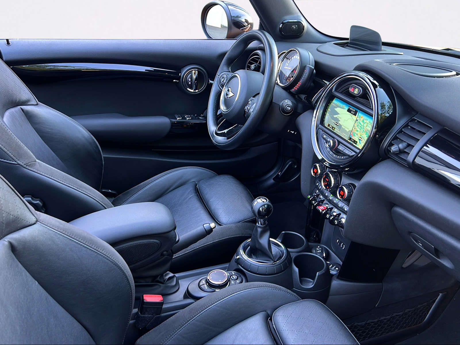 MINI Cooper S Cabriolet-image-2