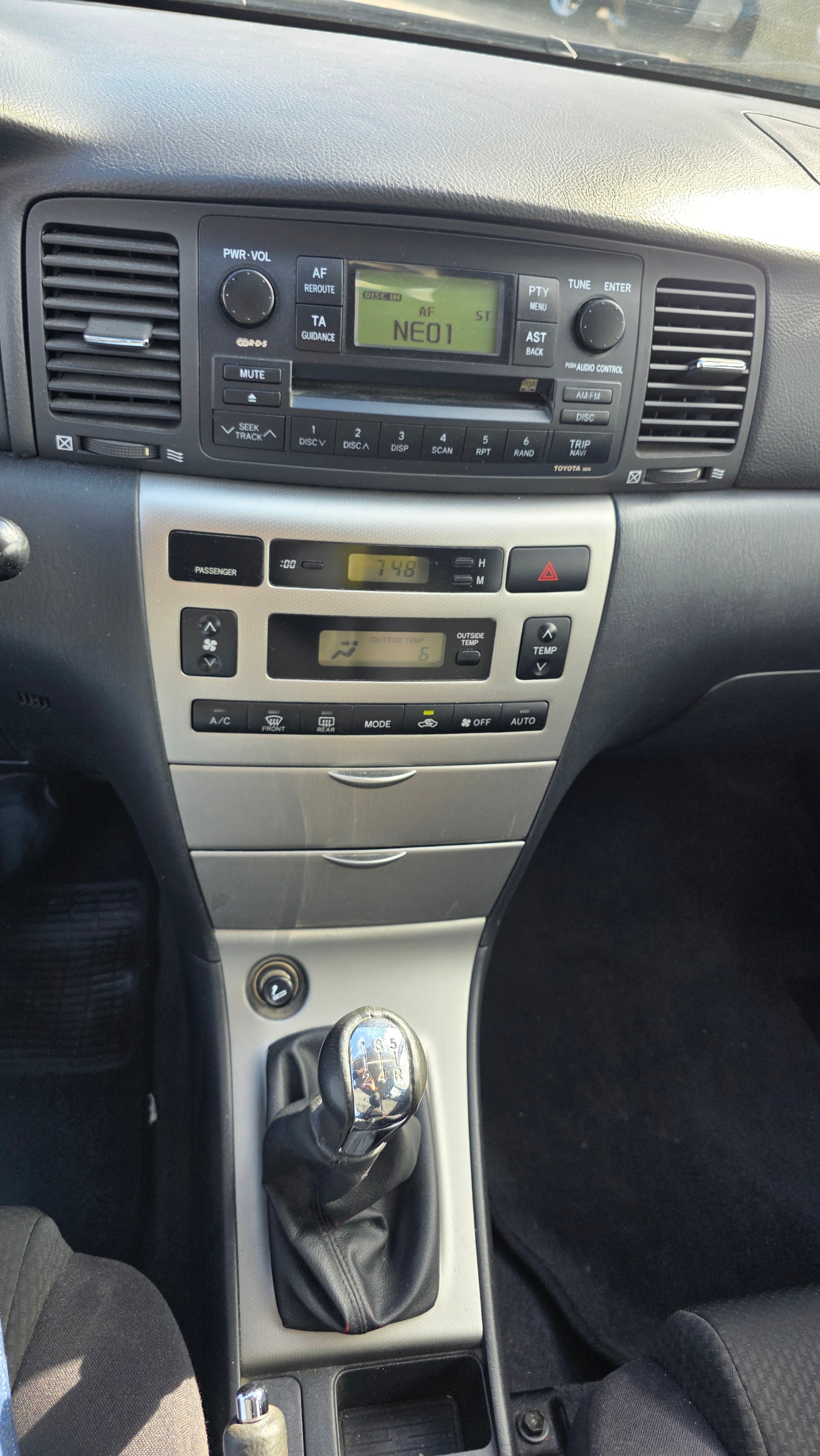 TOYOTA Corolla 1.6 Linea Sol-image-10