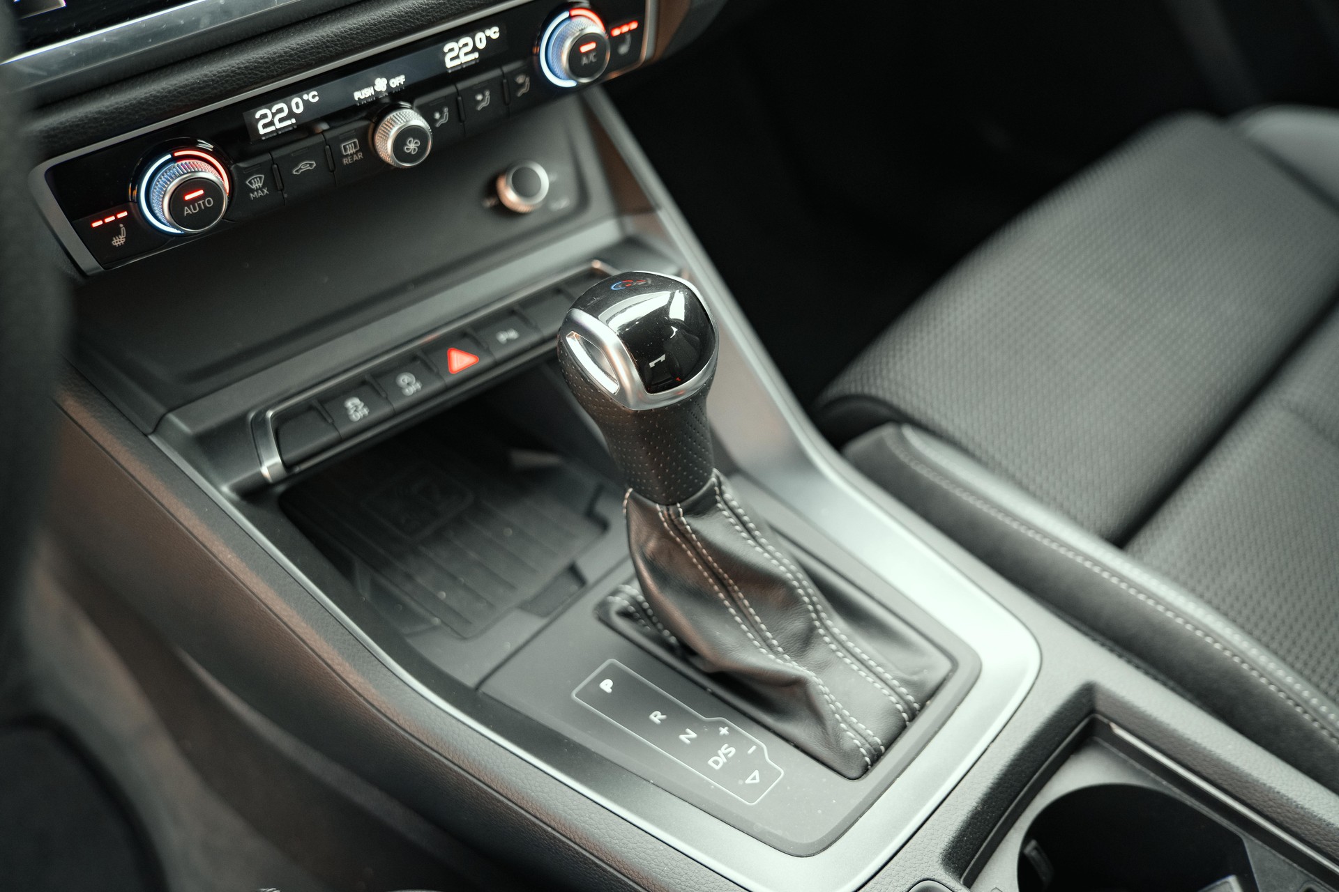 AUDI 2.0 40 TDI S line quattro S-Tronic (ABT)-image-12