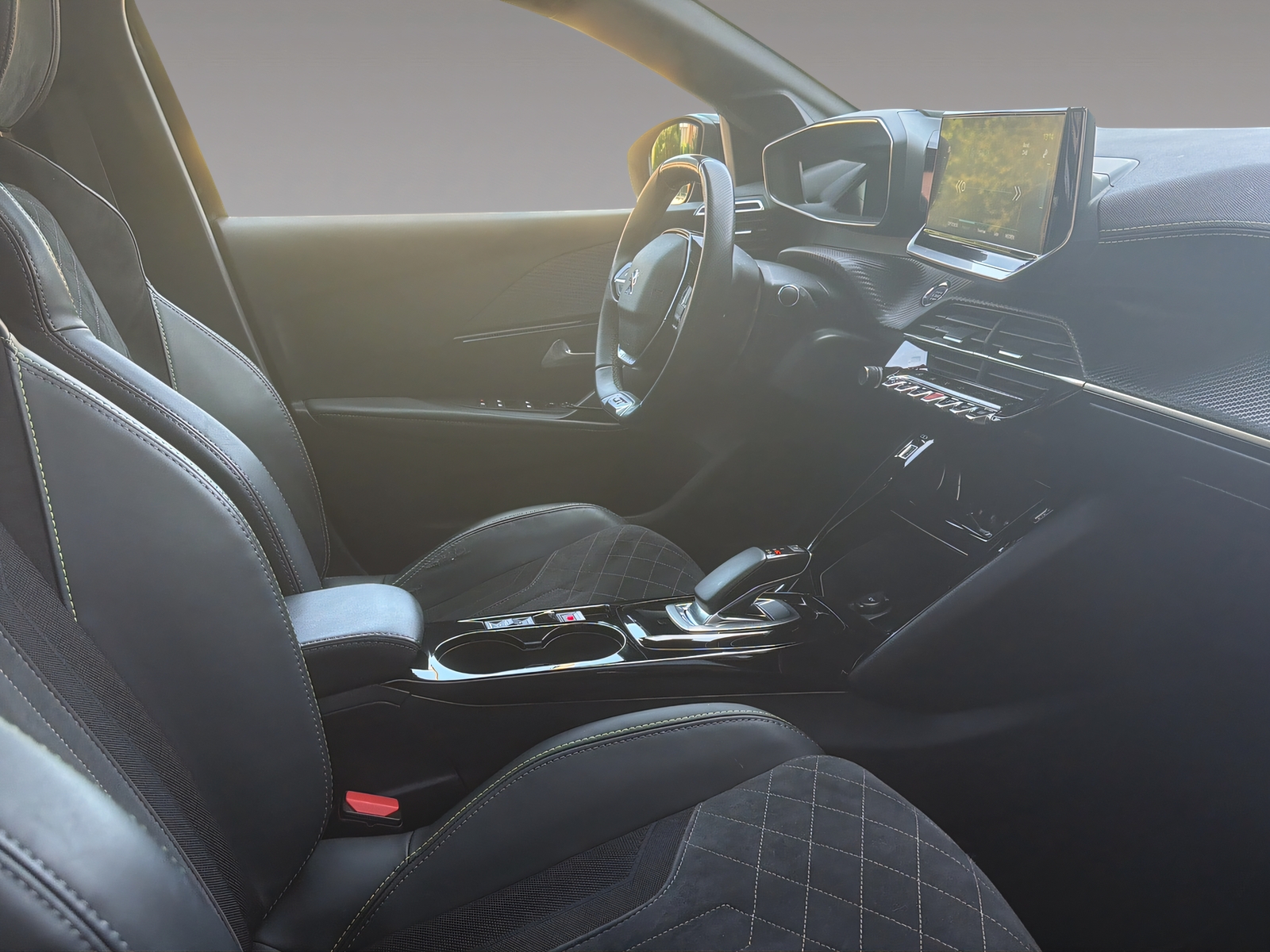 PEUGEOT 208 e-GT Pack-image-7