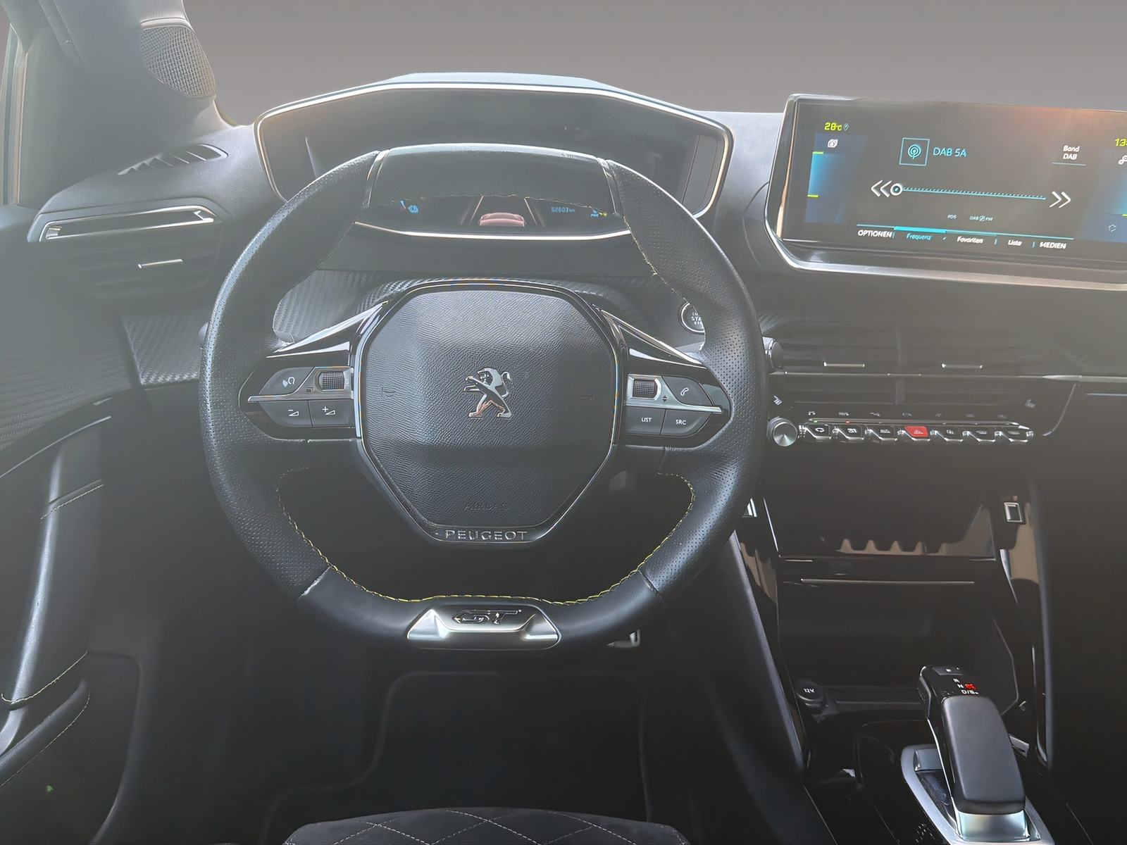 PEUGEOT 208 e-GT Pack-image-10