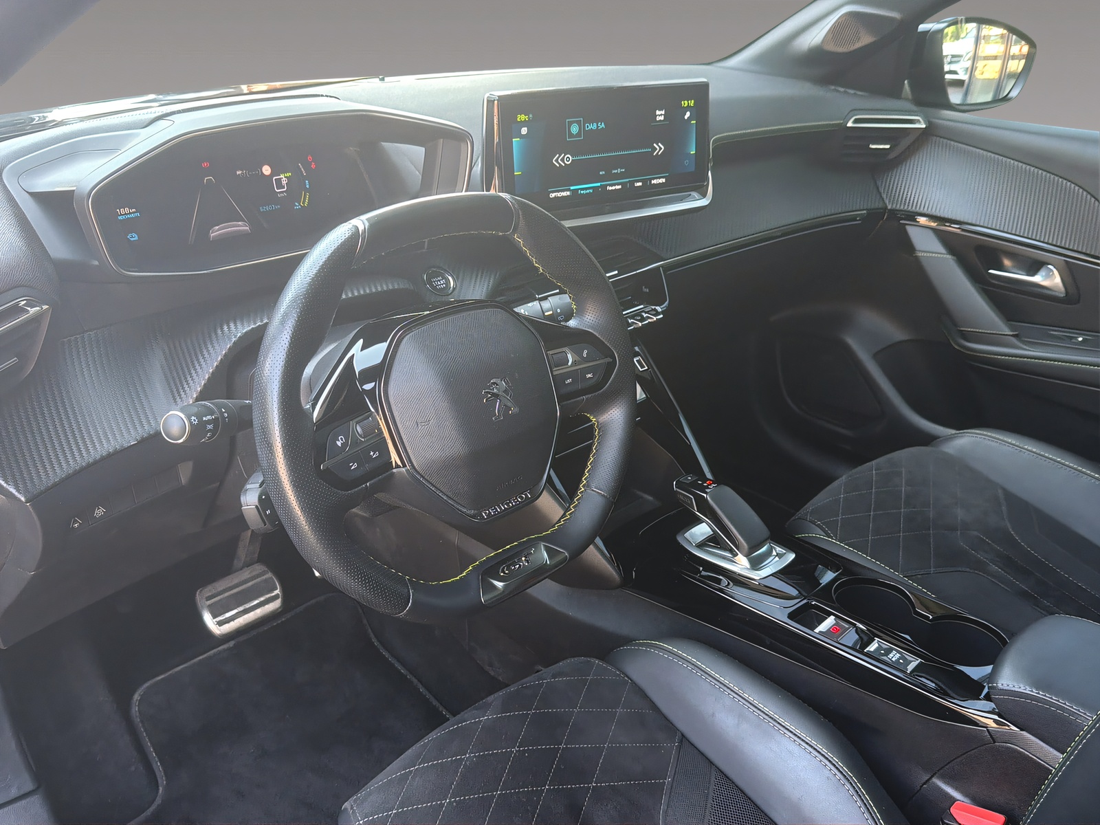 PEUGEOT 208 e-GT Pack-image-8