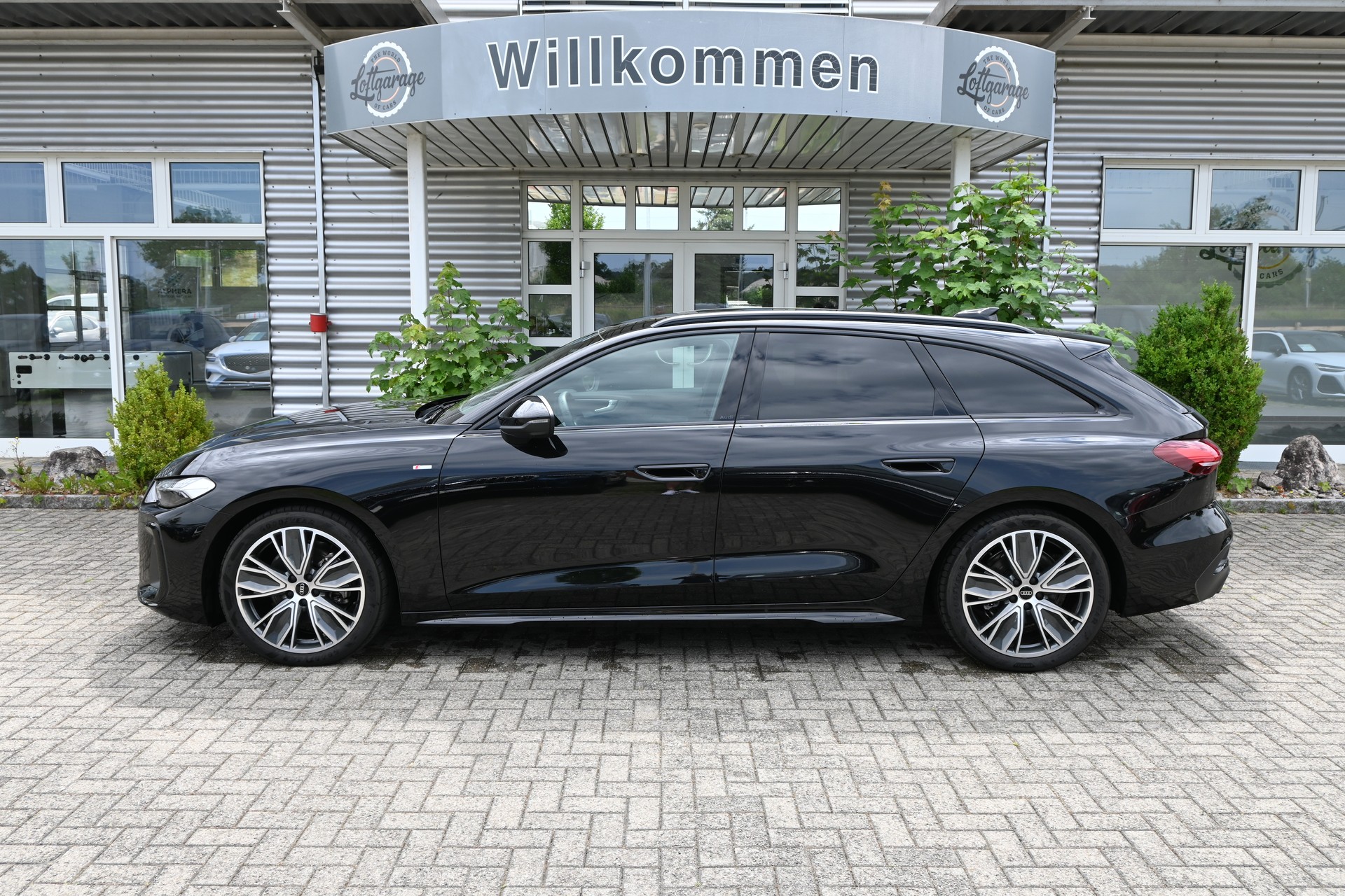 AUDI A5 Avant 40 TFSI S Line Plus Black S tronic 204PS-image-4
