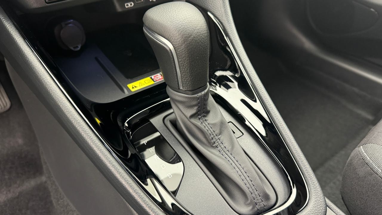 TOYOTA Yaris 1.5 Sport e-CVT-image-10