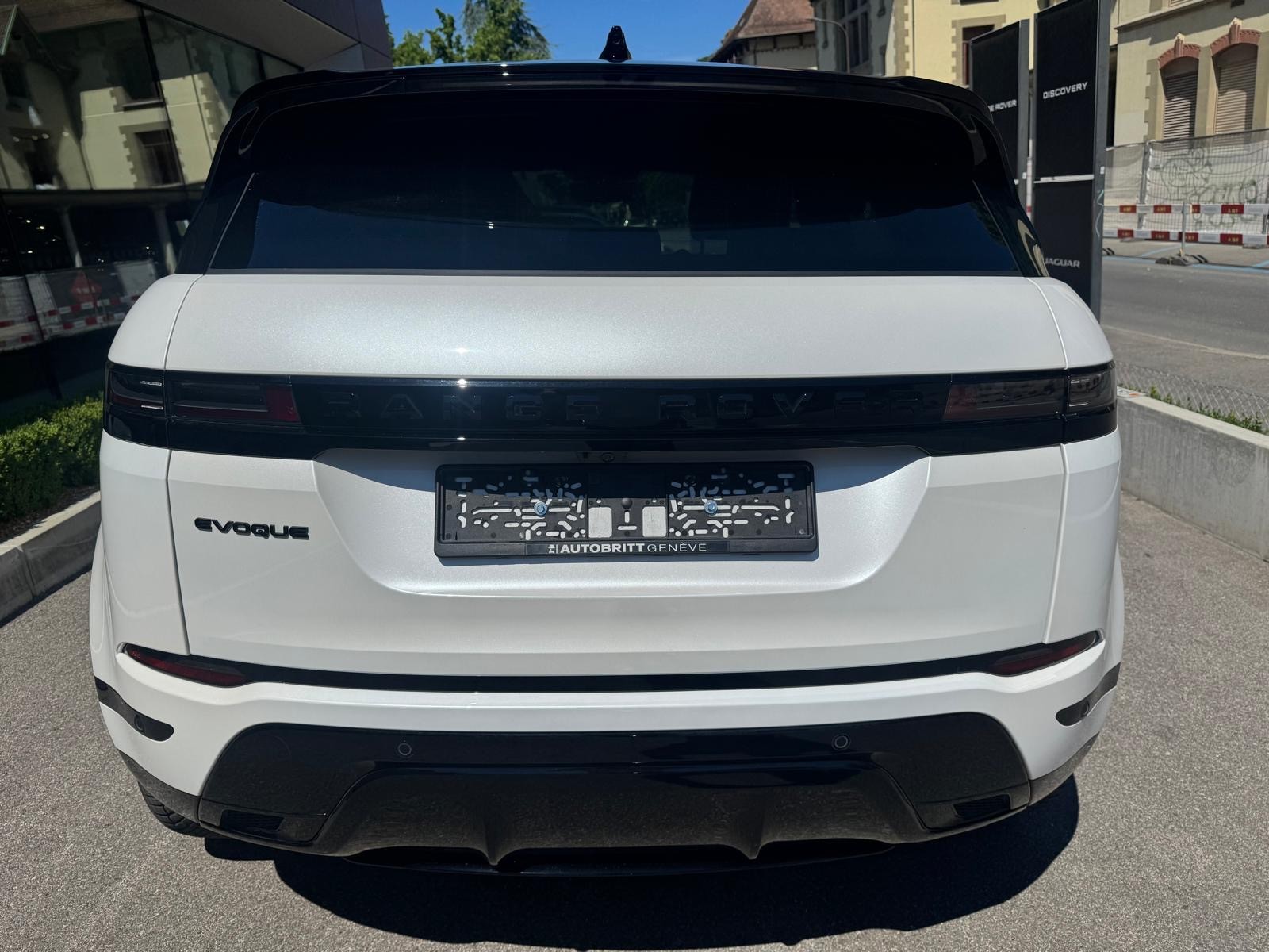 LAND ROVER 1.5 T 270e Autobiography-image-1