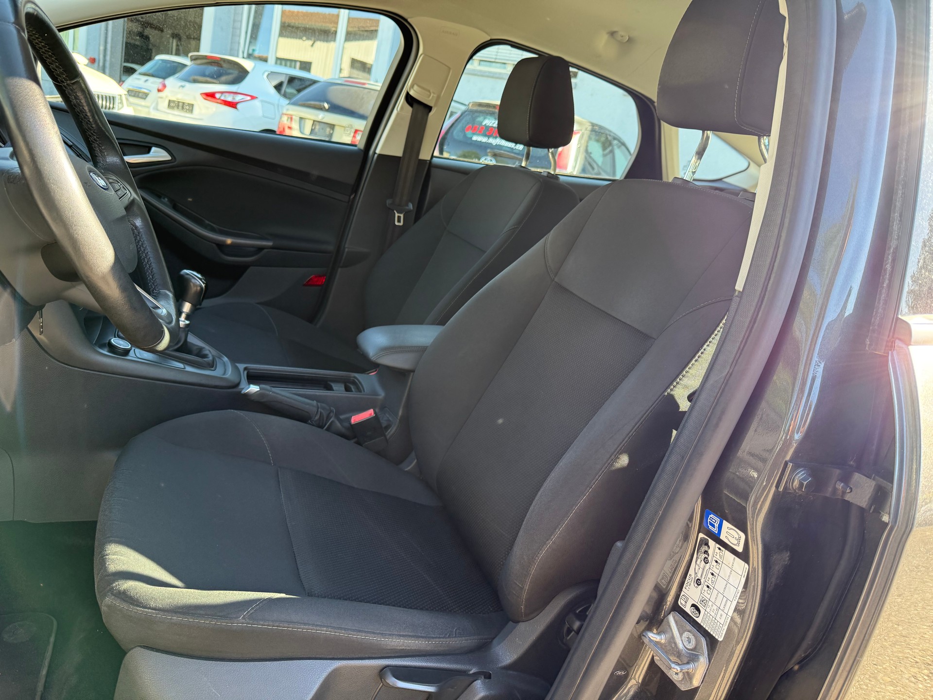 FORD Focus 1.5 SCTi Business-image-8