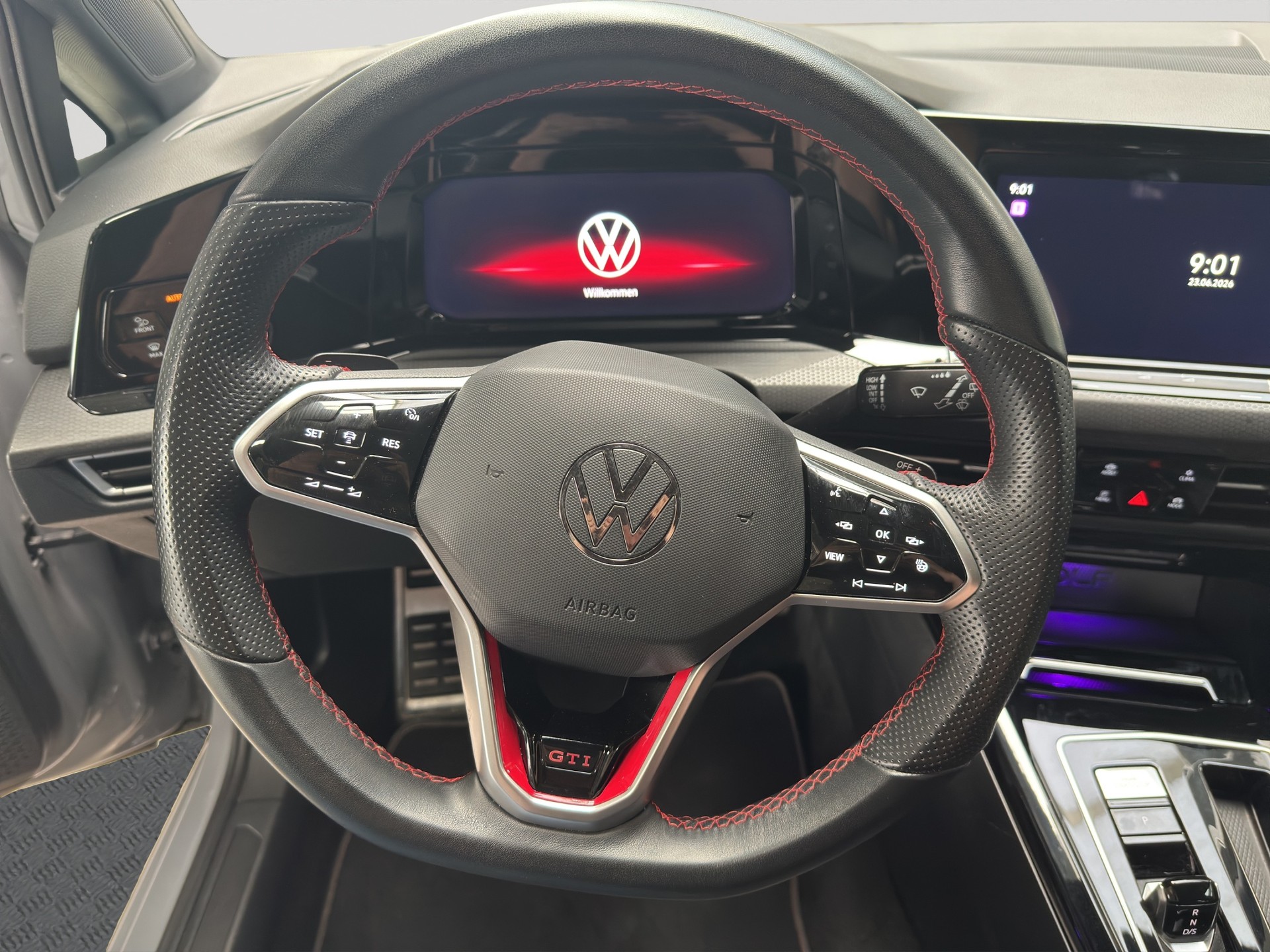 VW Golf 2.0 TSI GTI DSG Black Style-image-9