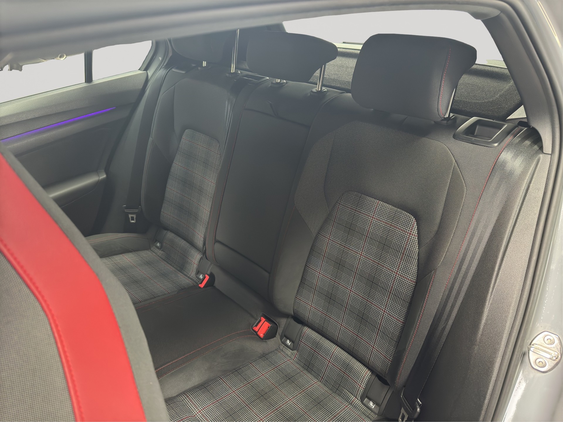 VW Golf 2.0 TSI GTI DSG Black Style-image-7
