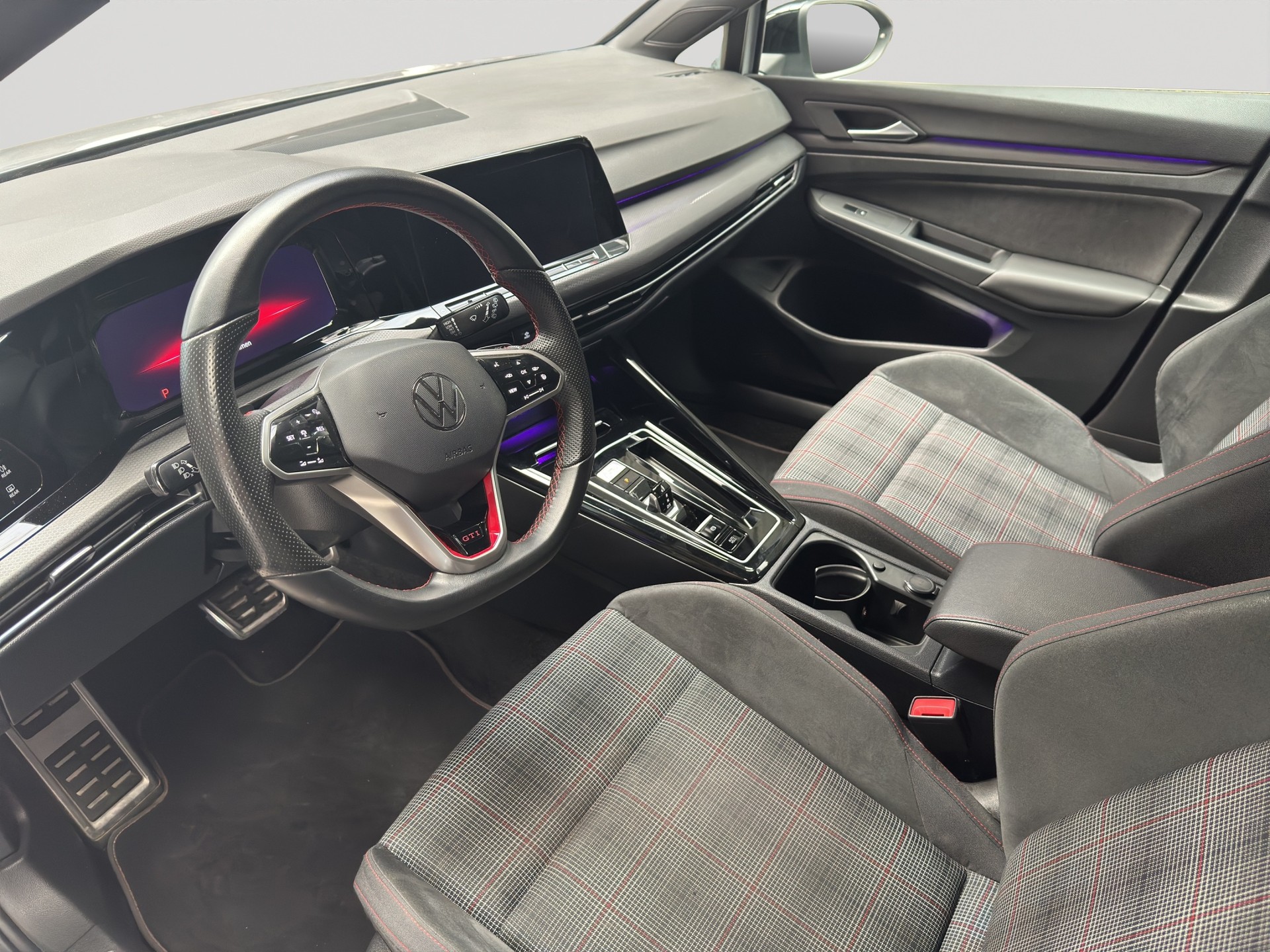 VW Golf 2.0 TSI GTI DSG Black Style-image-6
