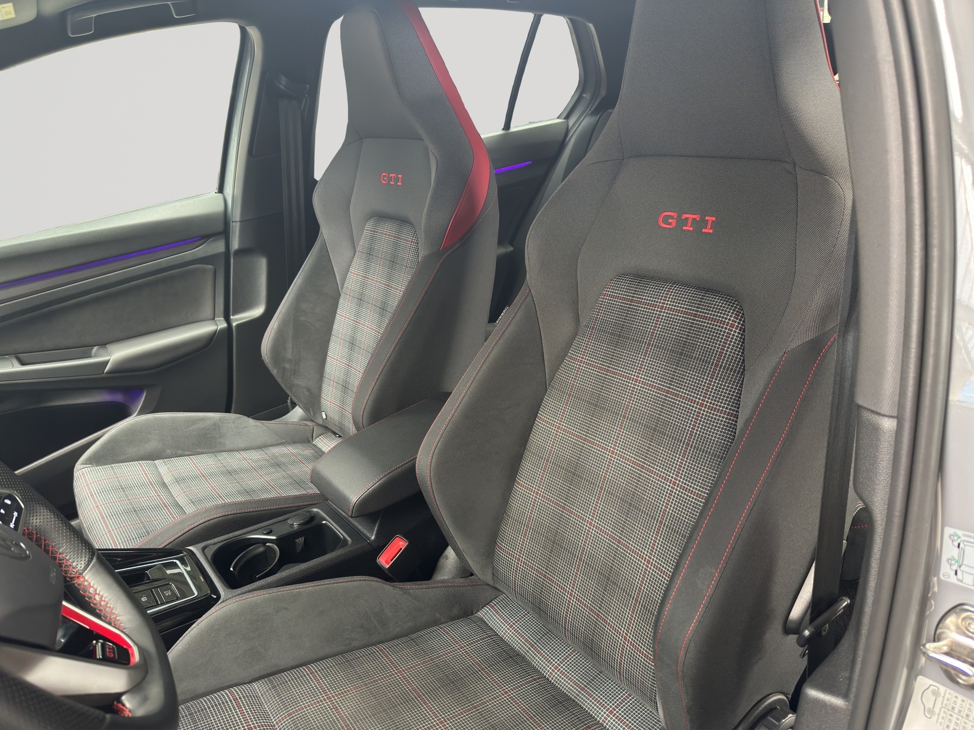 VW Golf 2.0 TSI GTI DSG Black Style-image-5