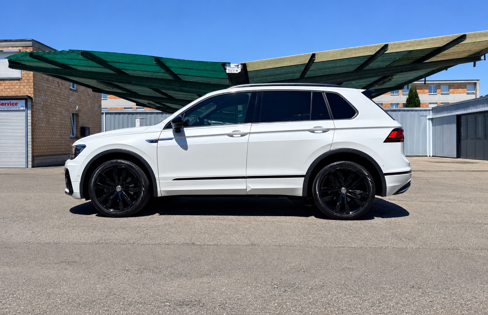 VW Tiguan 2.0TSI R-Line 4Motion DSG-image-13