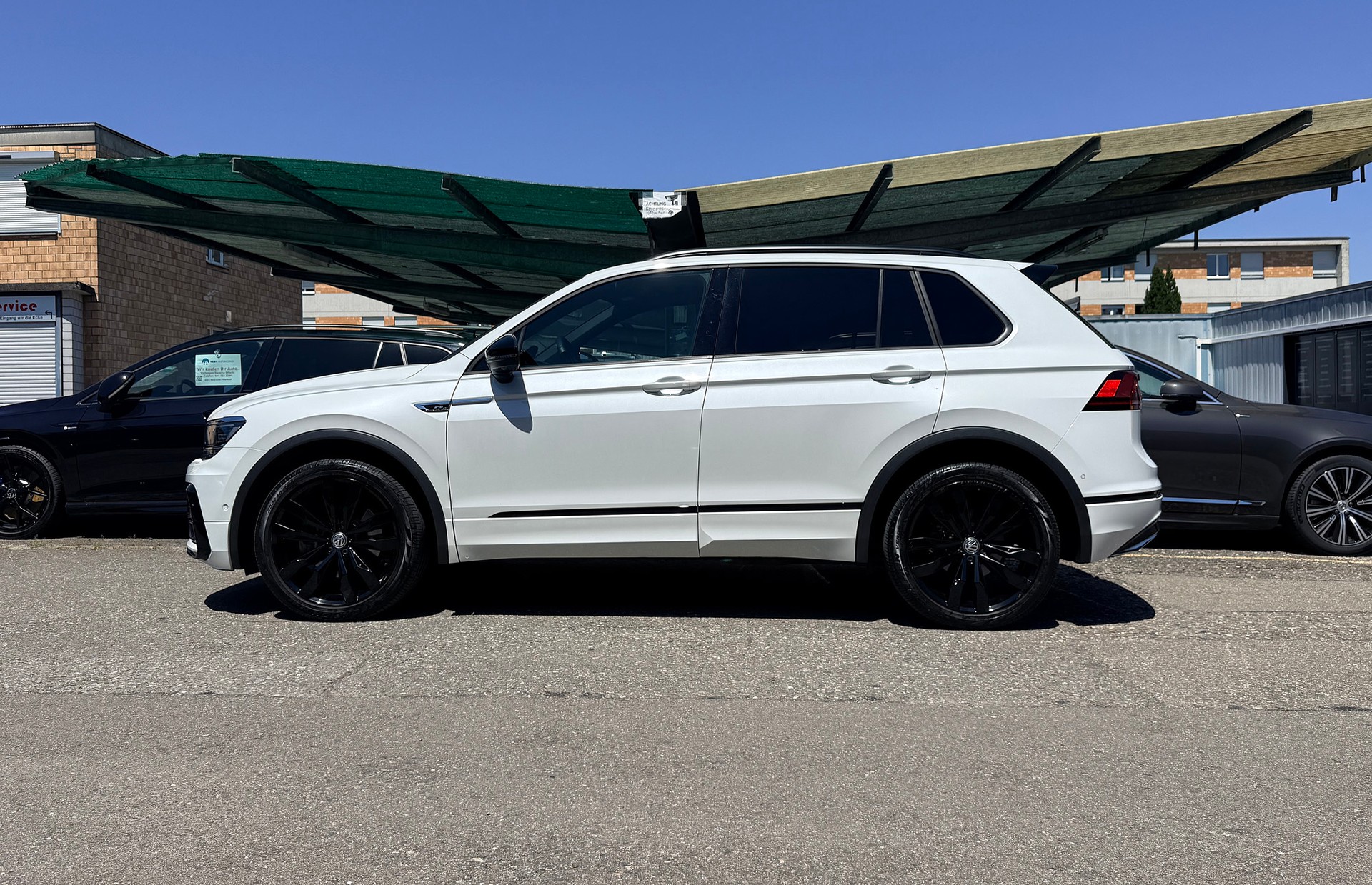 VW Tiguan 2.0TSI R-Line 4Motion DSG-image-2