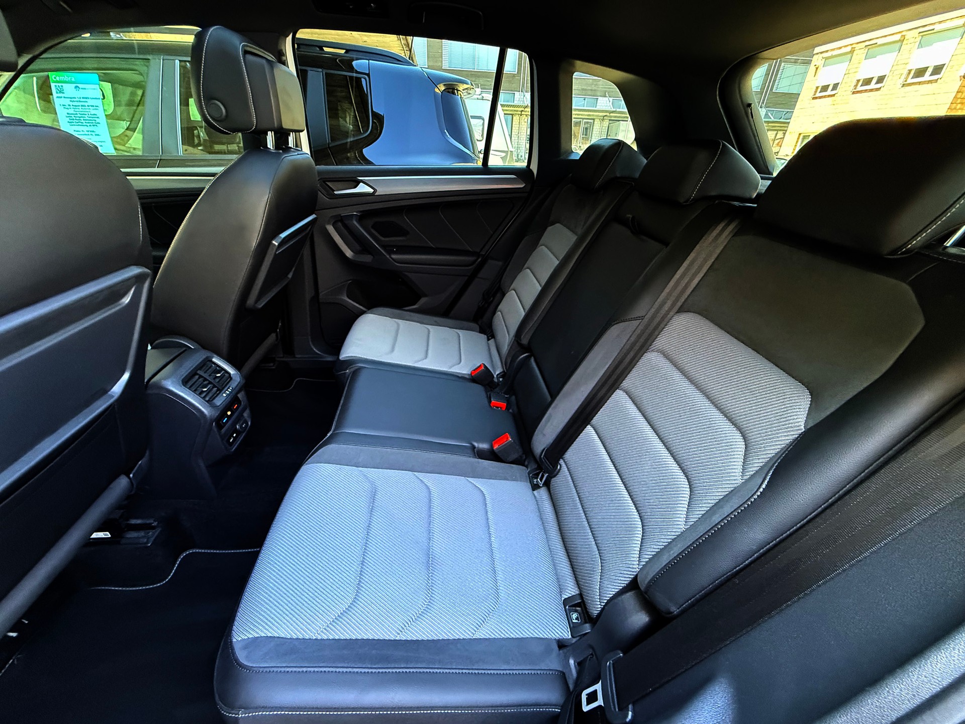 VW Tiguan 2.0TSI R-Line 4Motion DSG-image-8
