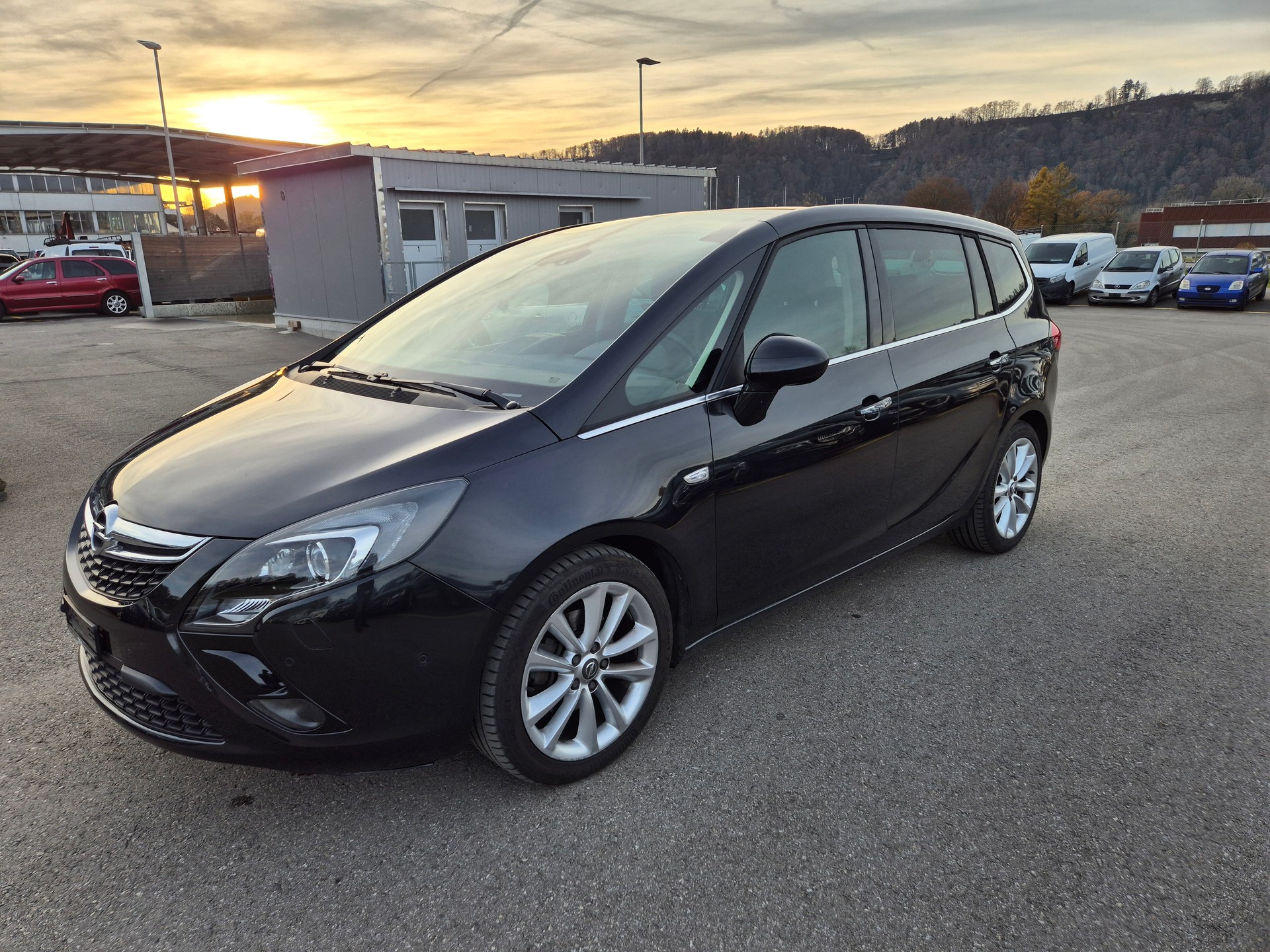 OPEL Zafira Tourer 1.4i 16V Cosmo-image-9