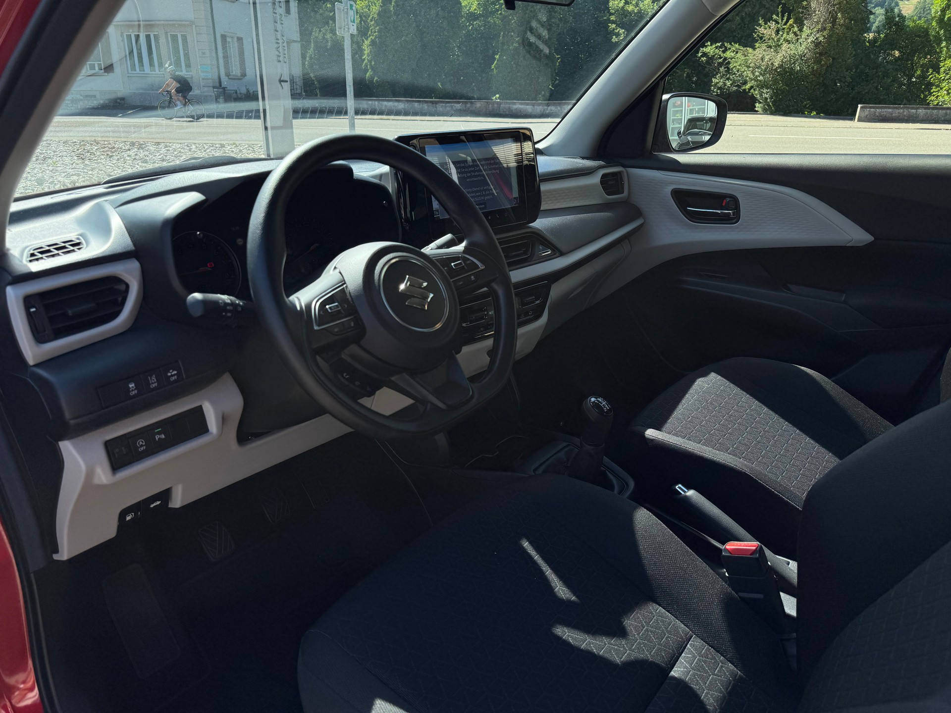 SUZUKI Swift 1.2 Compact Top Hybrid 4x4-image-8