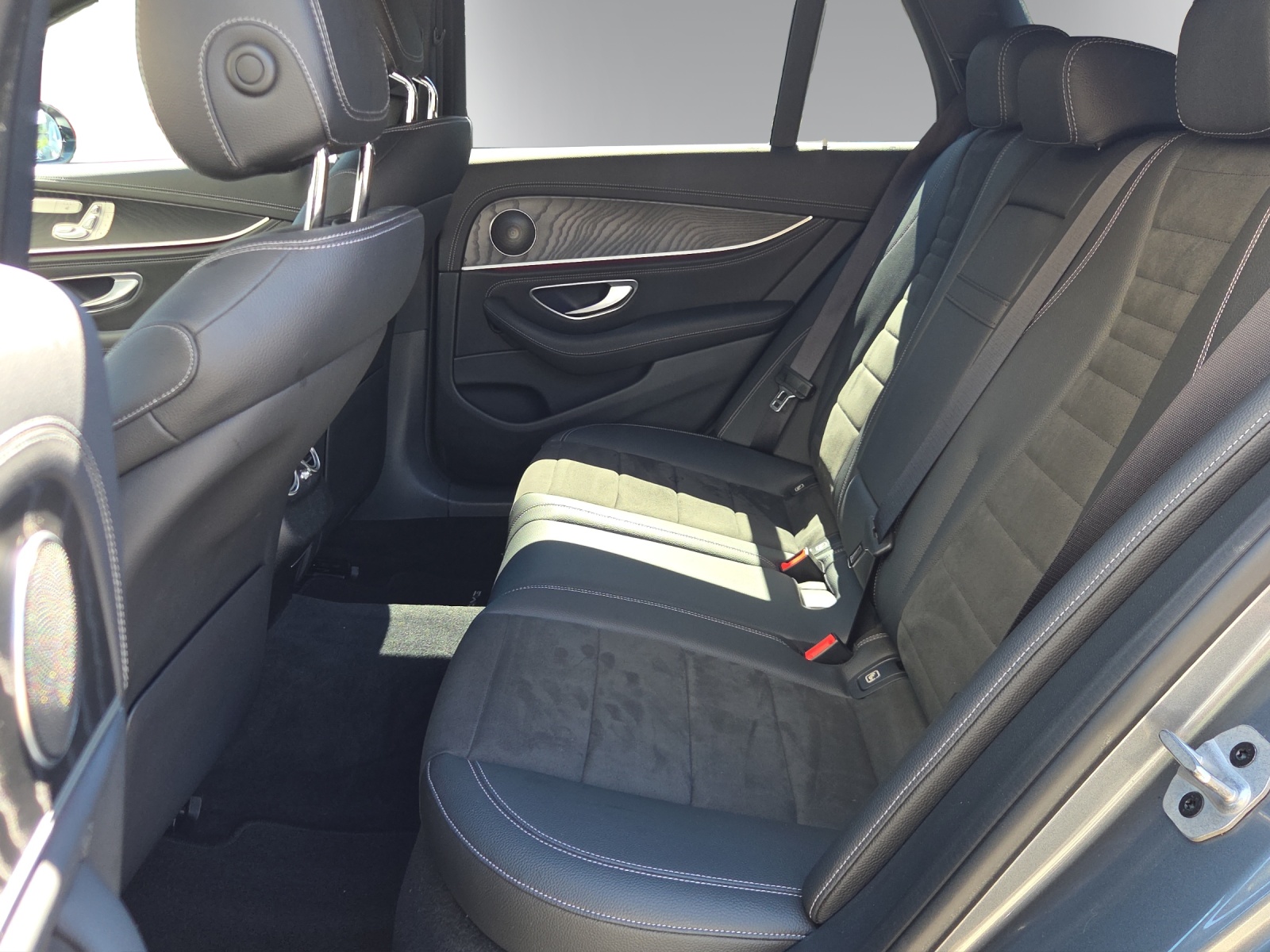 Image MERCEDES-BENZ E-220 E 220 d Swiss Star AMG Line 4Matic 9G-Tronic