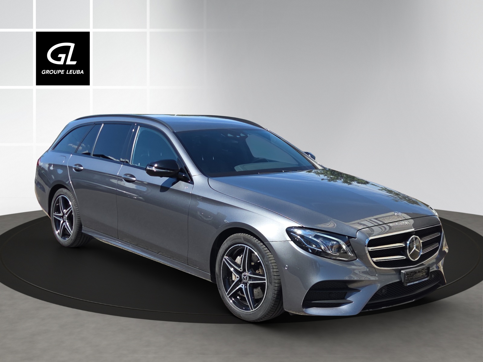 Photo MERCEDES-BENZ E-220 E 220 d Swiss Star AMG Line 4Matic 9G-Tronic