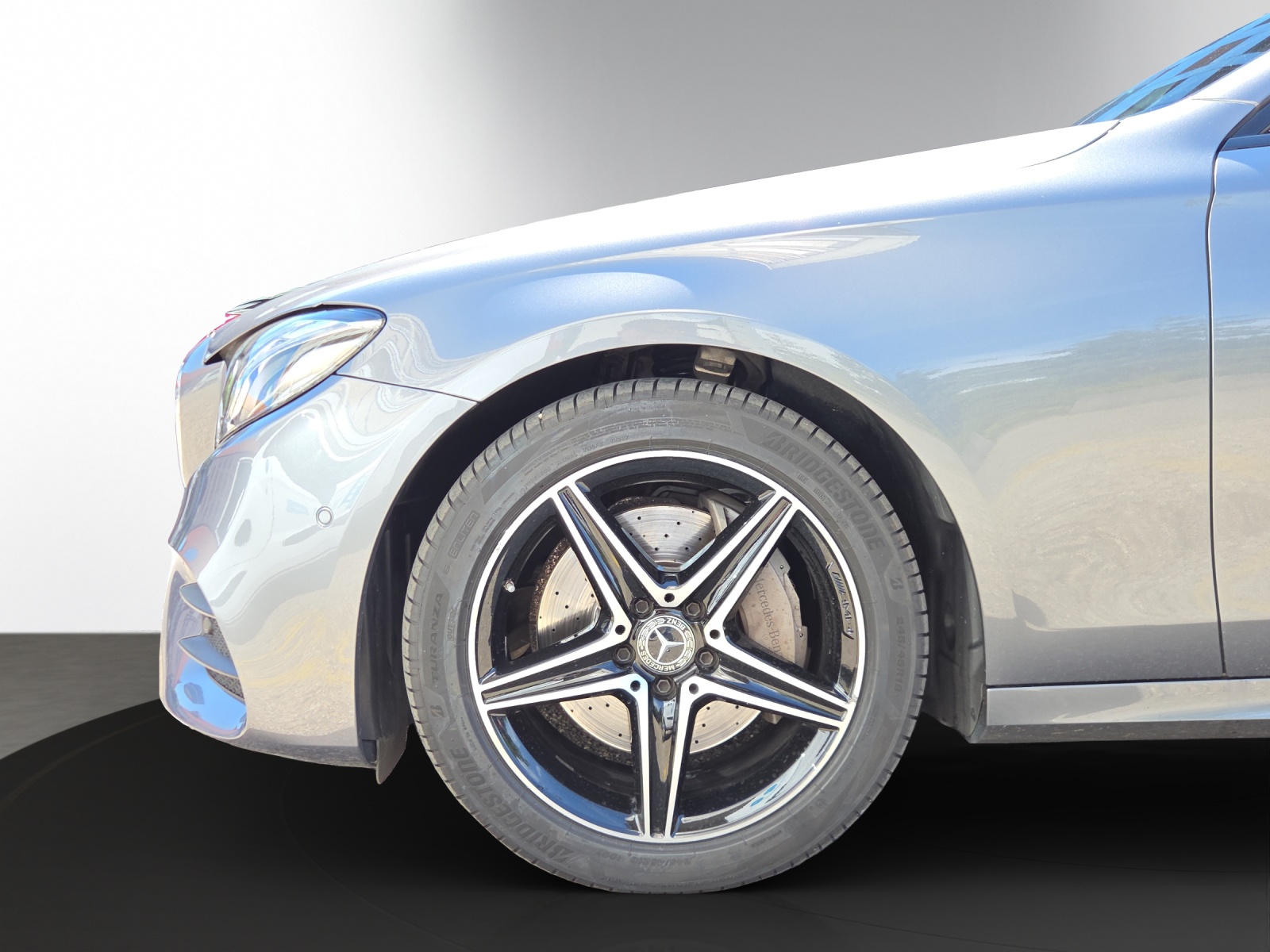 Image MERCEDES-BENZ E-220 E 220 d Swiss Star AMG Line 4Matic 9G-Tronic