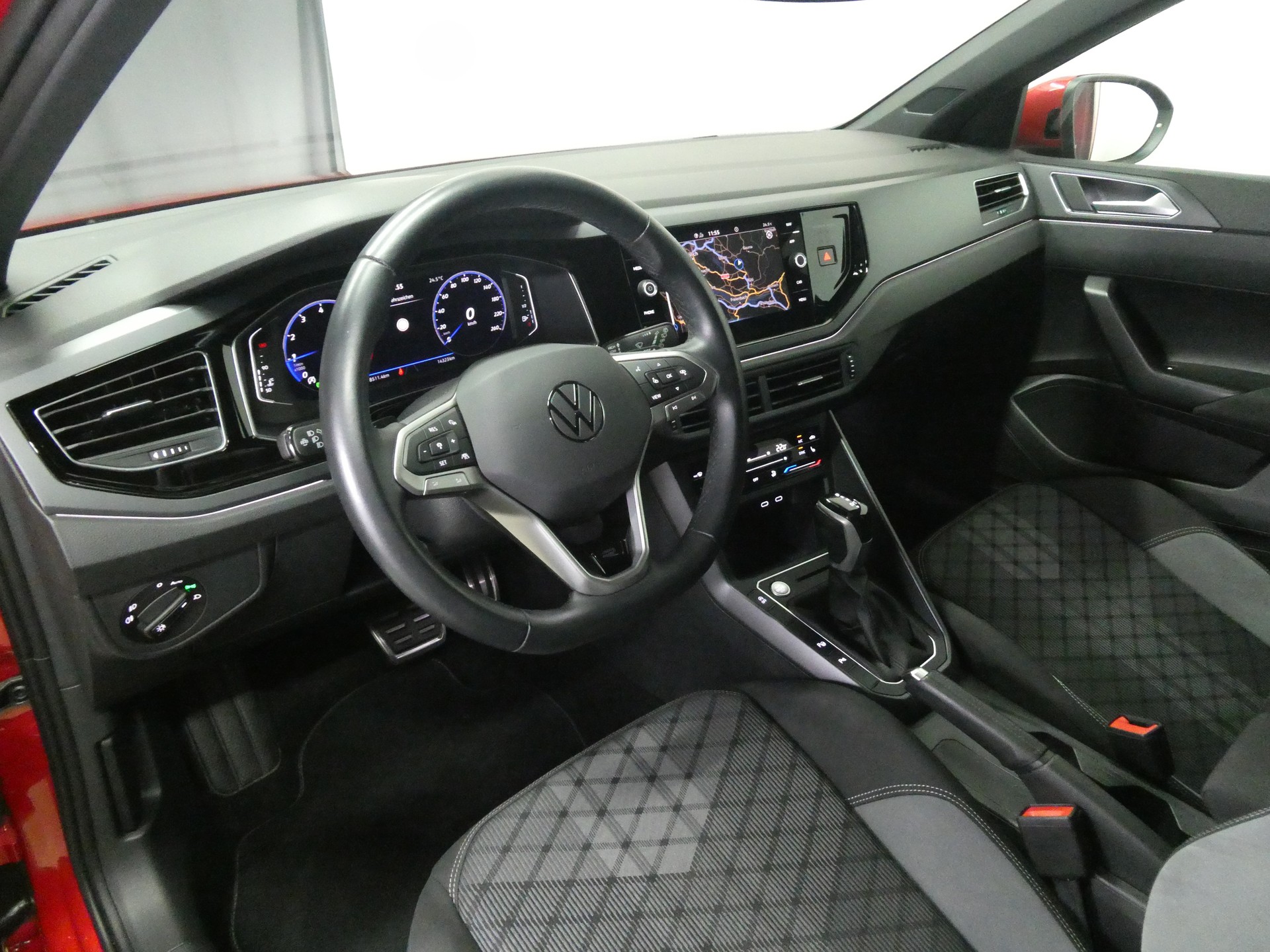 VW Taigo 1.5 TSI R-Line DSG - Navi - Digital Cockpit Pro - IQ Light - Kamera - 150 PS-image-8