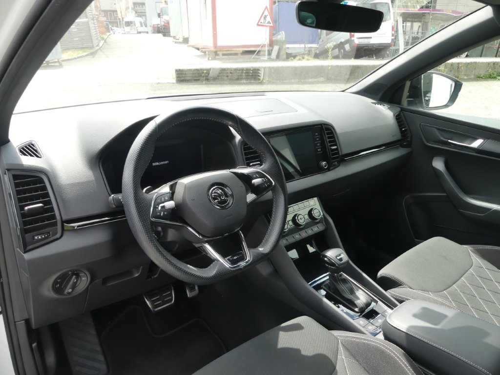 SKODA Karoq 1.5 TSI SportLine DSG-image-6