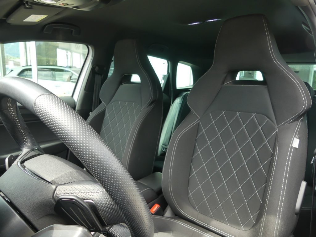 SKODA Karoq 1.5 TSI SportLine DSG-image-9