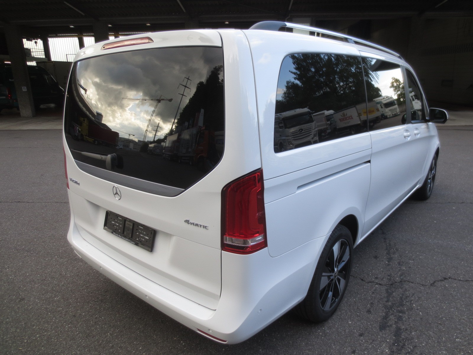 MERCEDES-BENZ V 250 d Trend lang 4matic-image-1