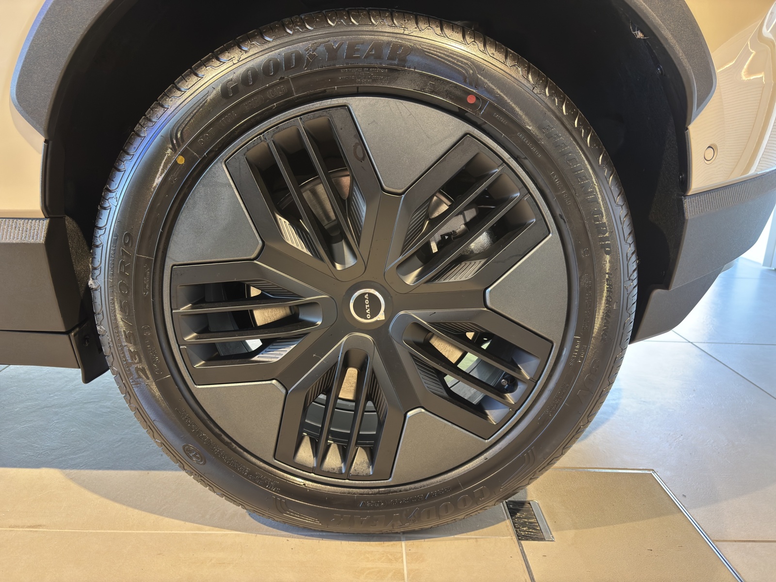 VOLVO EX30 CC E60 Twin Performance AWD-image-13