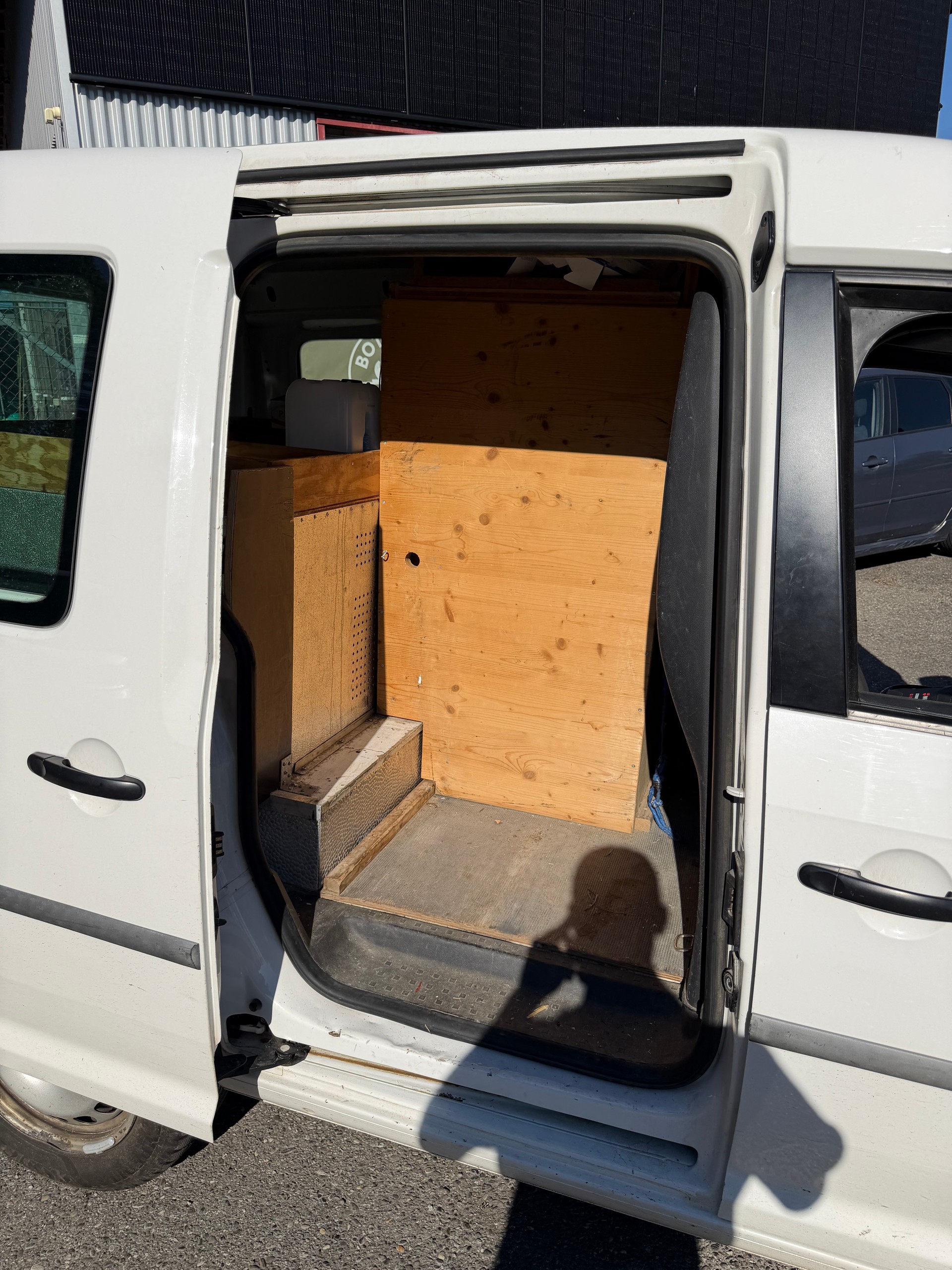 VW Caddy 2.0TDI 4Motion BlueMotion Technology-image-10
