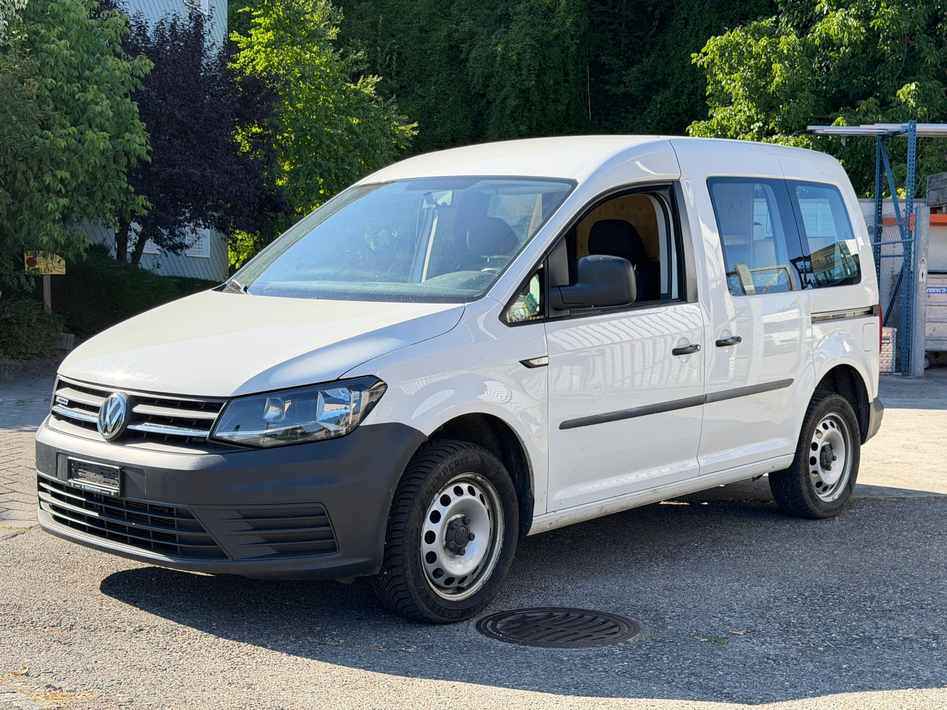 VW Caddy 2.0TDI 4Motion BlueMotion Technology-image-6