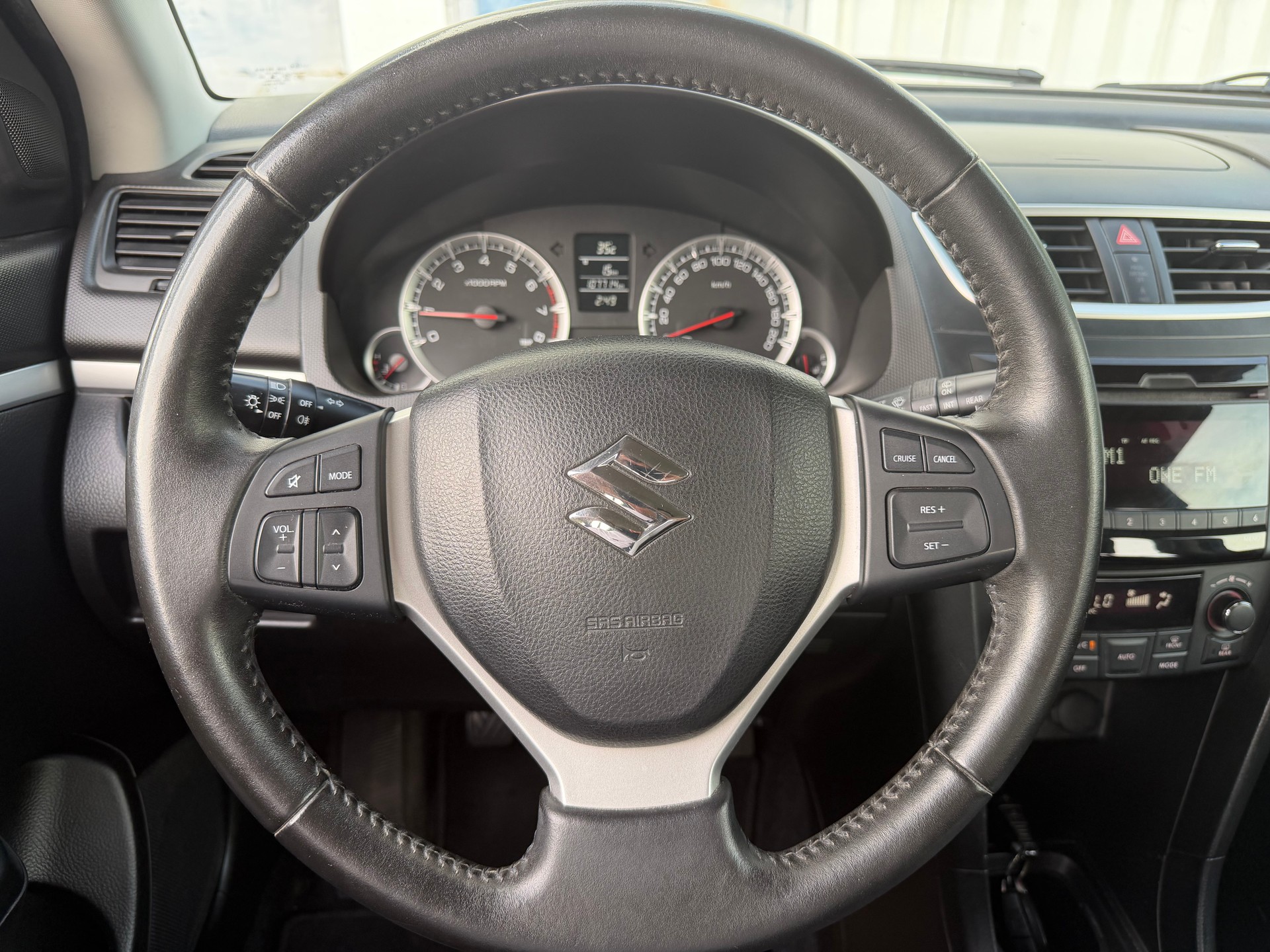 SUZUKI Swift 1.2i 16V GL Piz Sulai 4x4-image-19