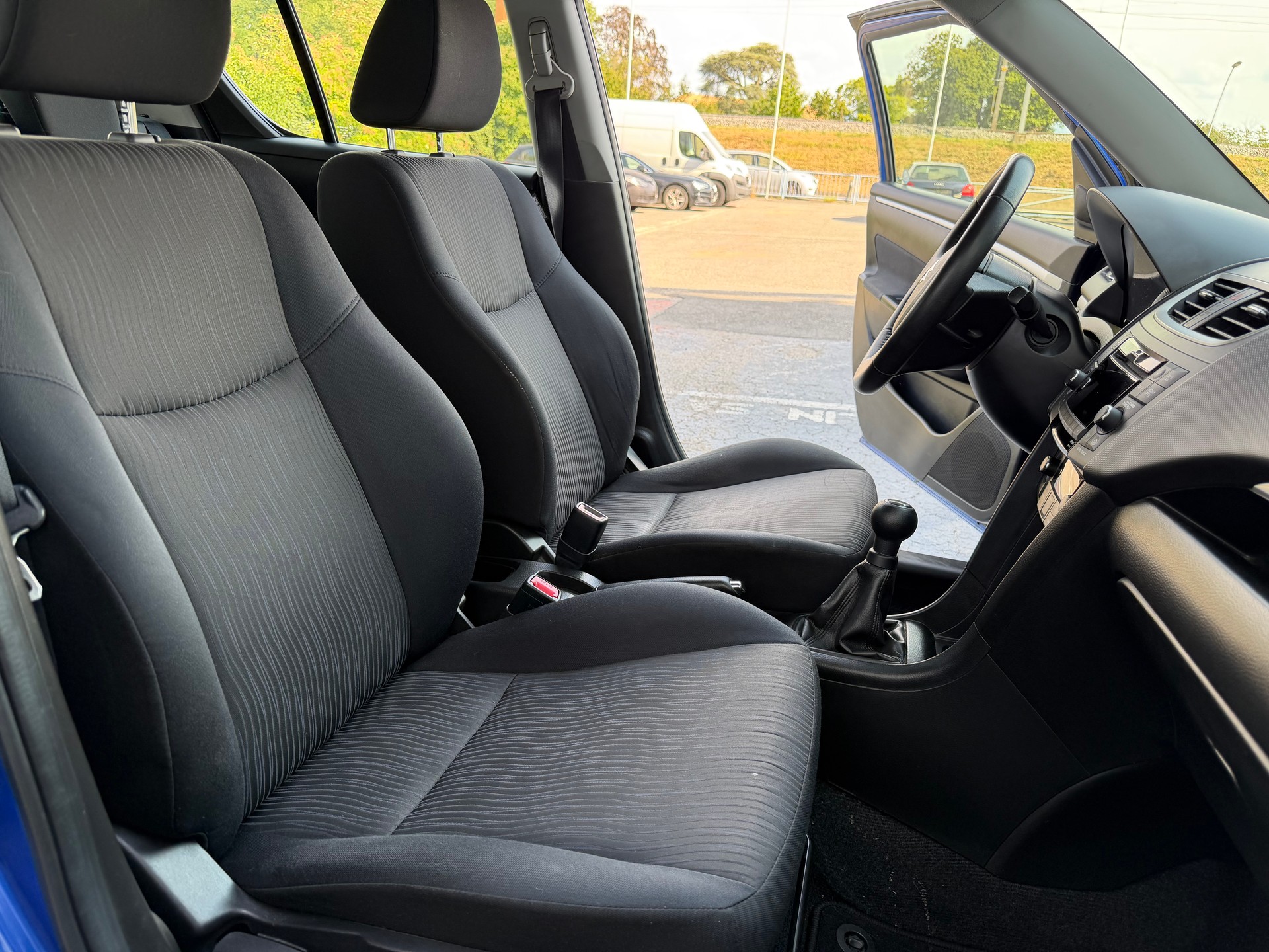 SUZUKI Swift 1.2i 16V GL Piz Sulai 4x4-image-8