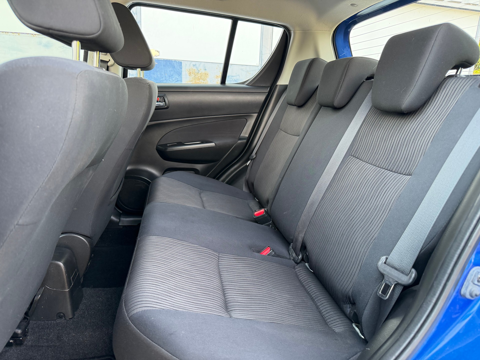 SUZUKI Swift 1.2i 16V GL Piz Sulai 4x4-image-7
