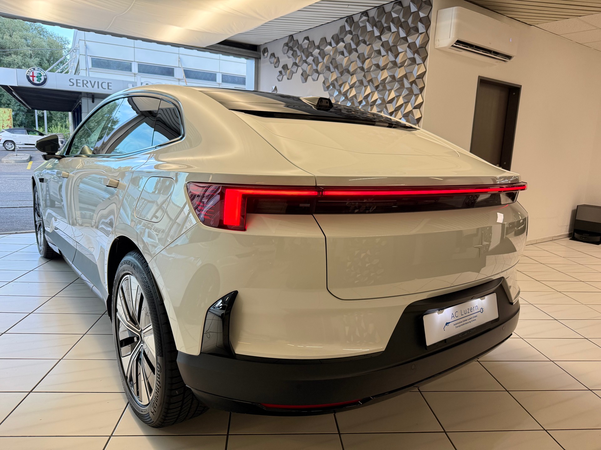POLESTAR Polestar 4 Long Range Single 100kWh-image-3