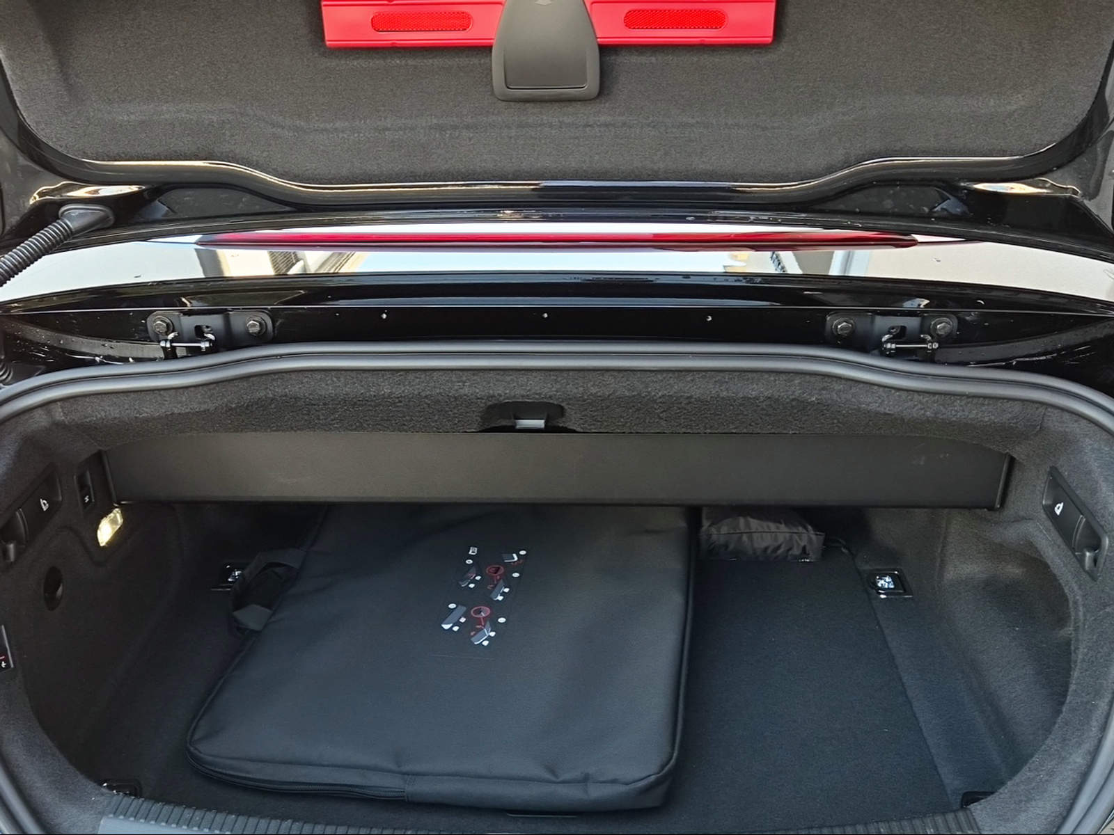 AUDI A5 Cabriolet 45 TFSI S-Line S-tronic quattro Mythosschwarz Metallic-image-5