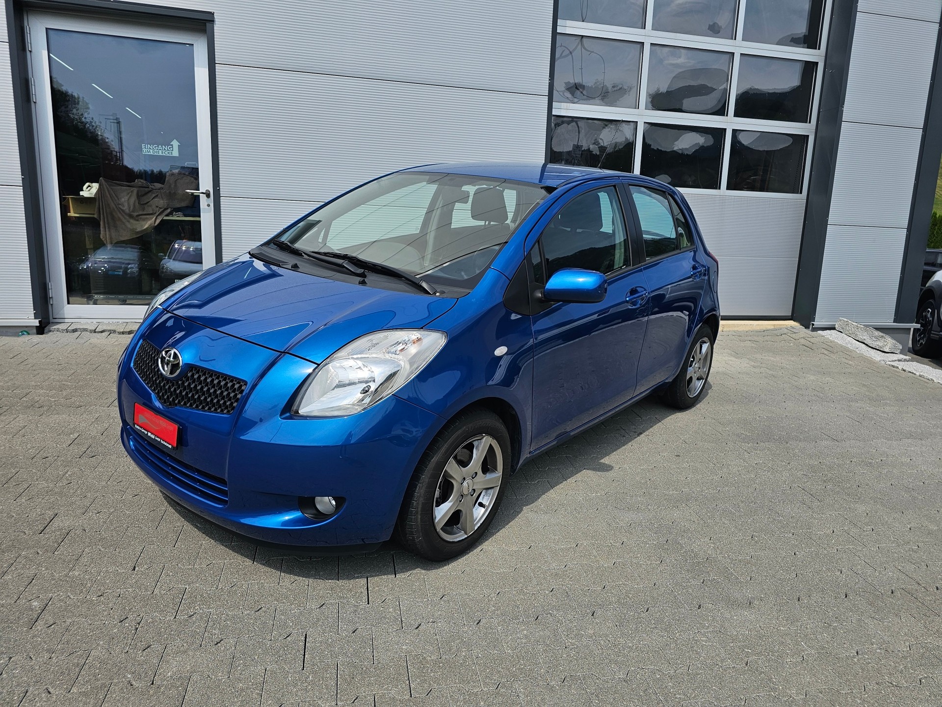 TOYOTA Yaris 1.3 City-image-0