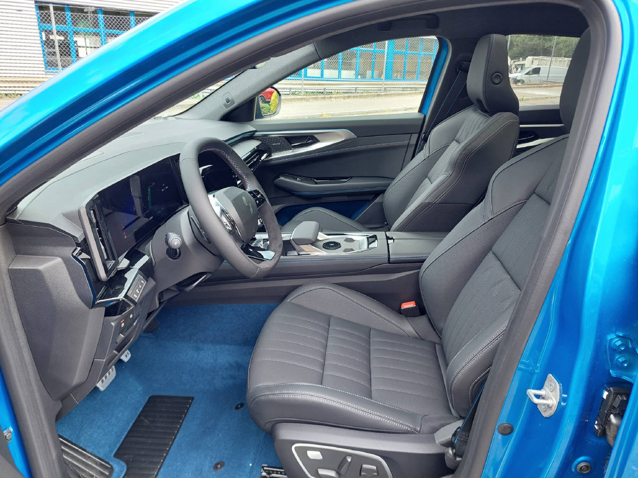 RENAULT Rafale E-Tech Plug-in Atelier Alpine 300PS 4x4-image-5