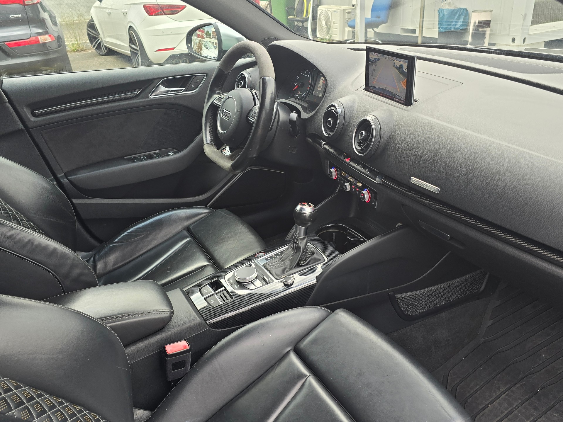 AUDI RS3 2.5 TSI quattro S-tronic-image-8