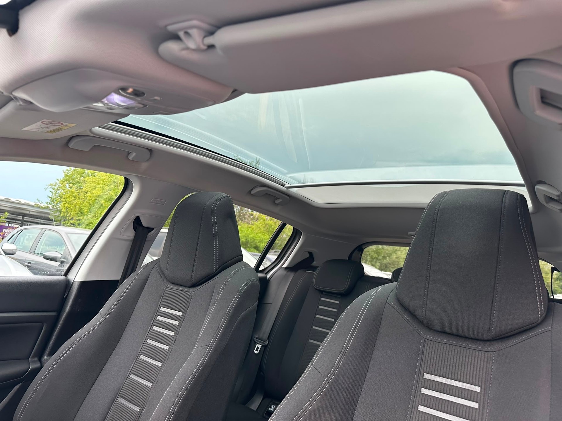 PEUGEOT 308 1.6 THP Allure-image-17