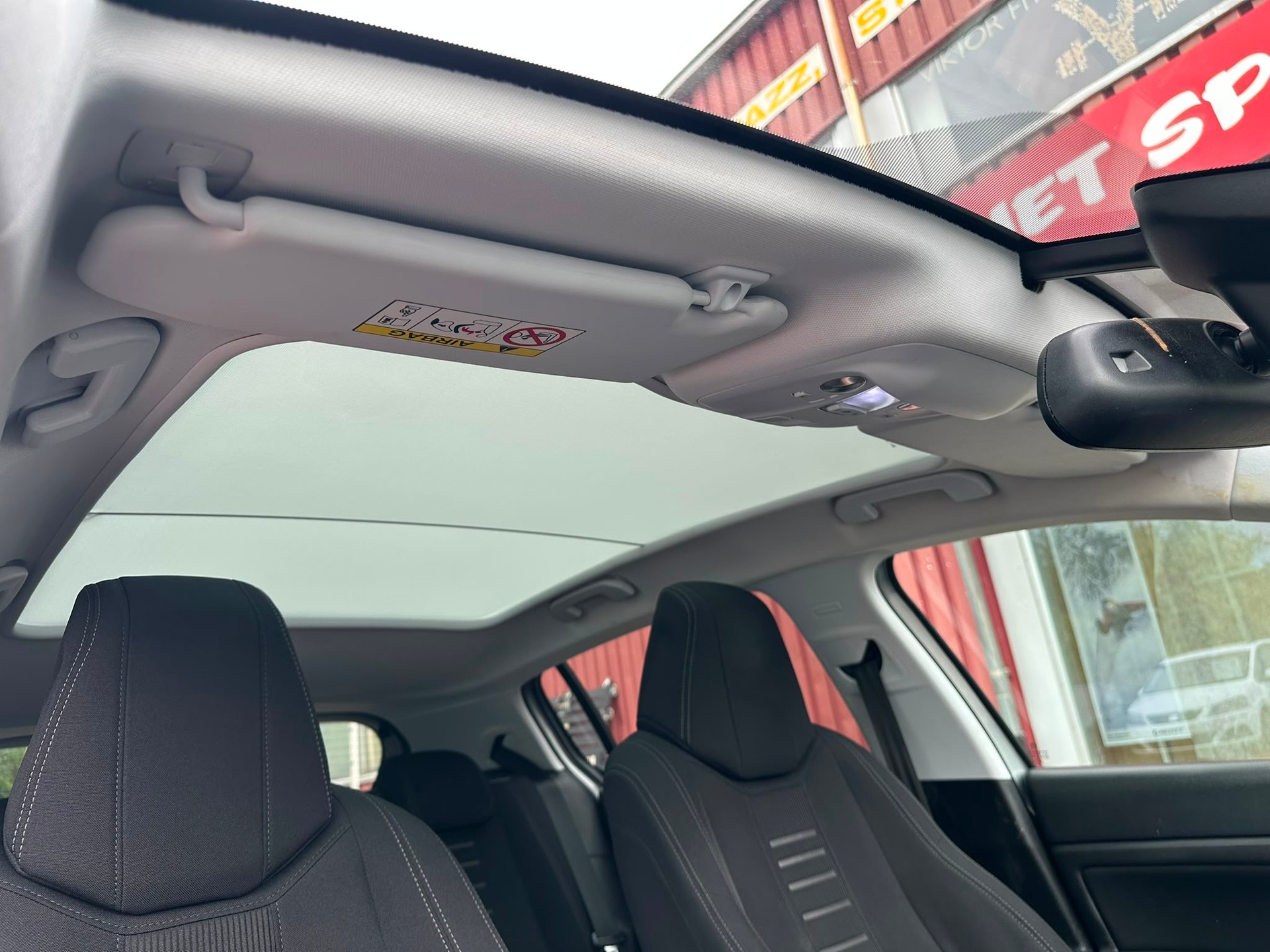 PEUGEOT 308 1.6 THP Allure-image-12