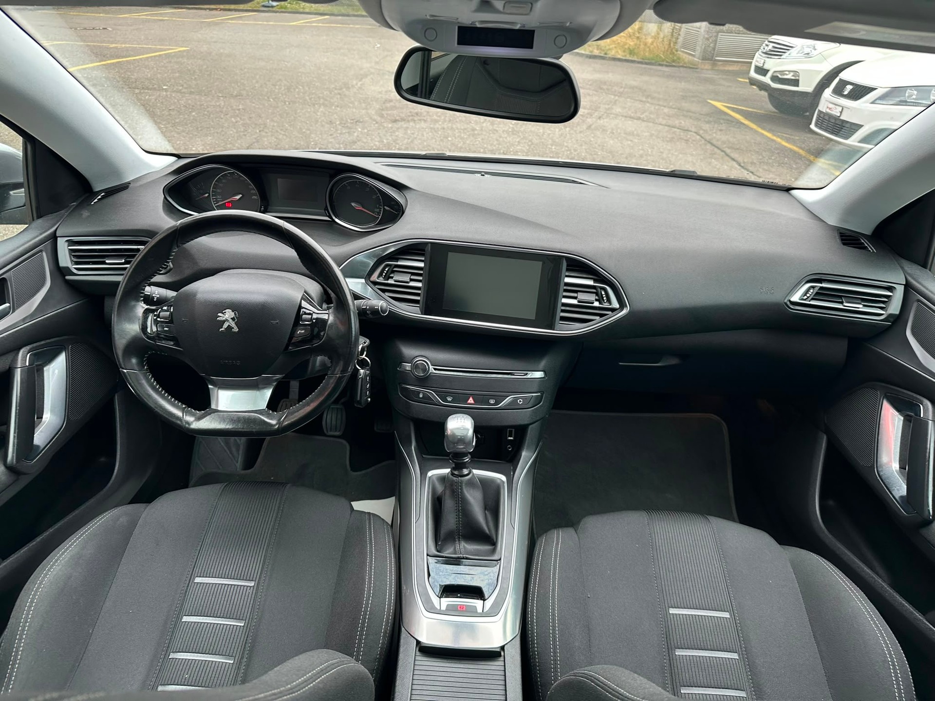 PEUGEOT 308 1.6 THP Allure-image-10