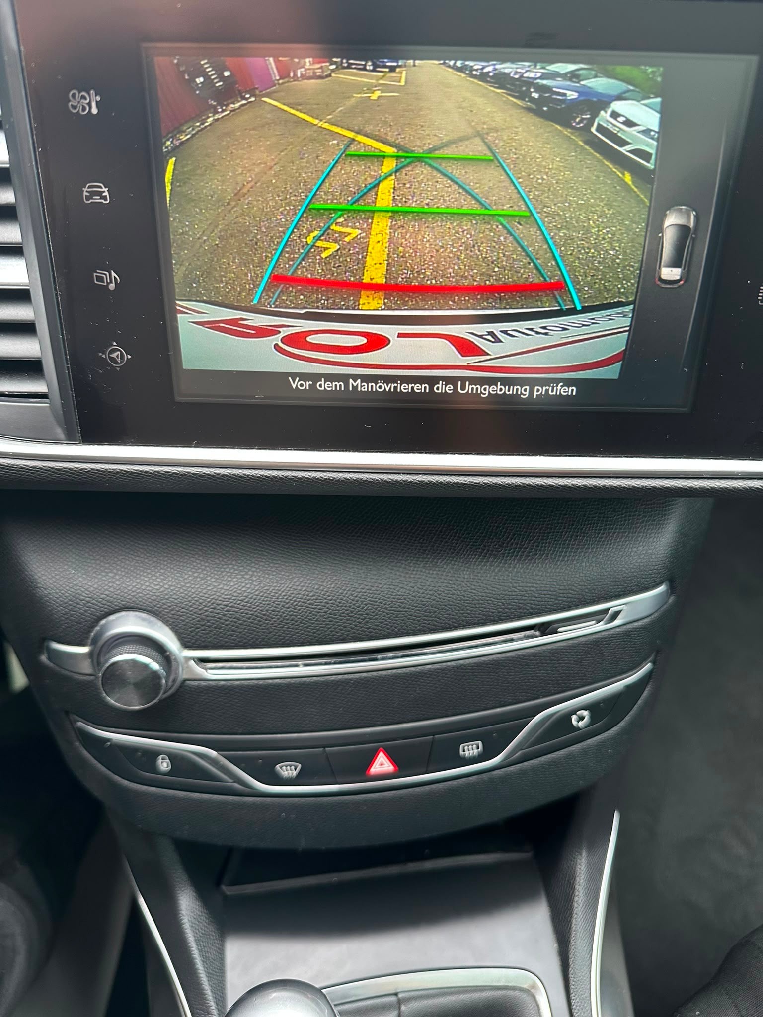 PEUGEOT 308 1.6 THP Allure-image-18