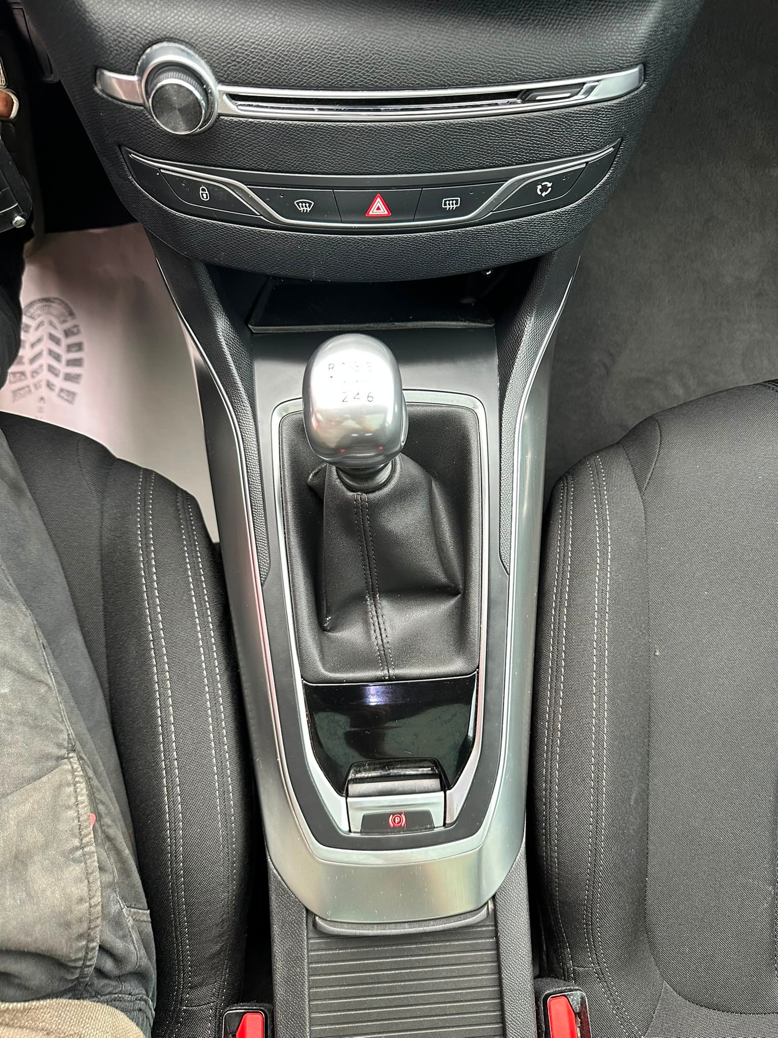 PEUGEOT 308 1.6 THP Allure-image-15
