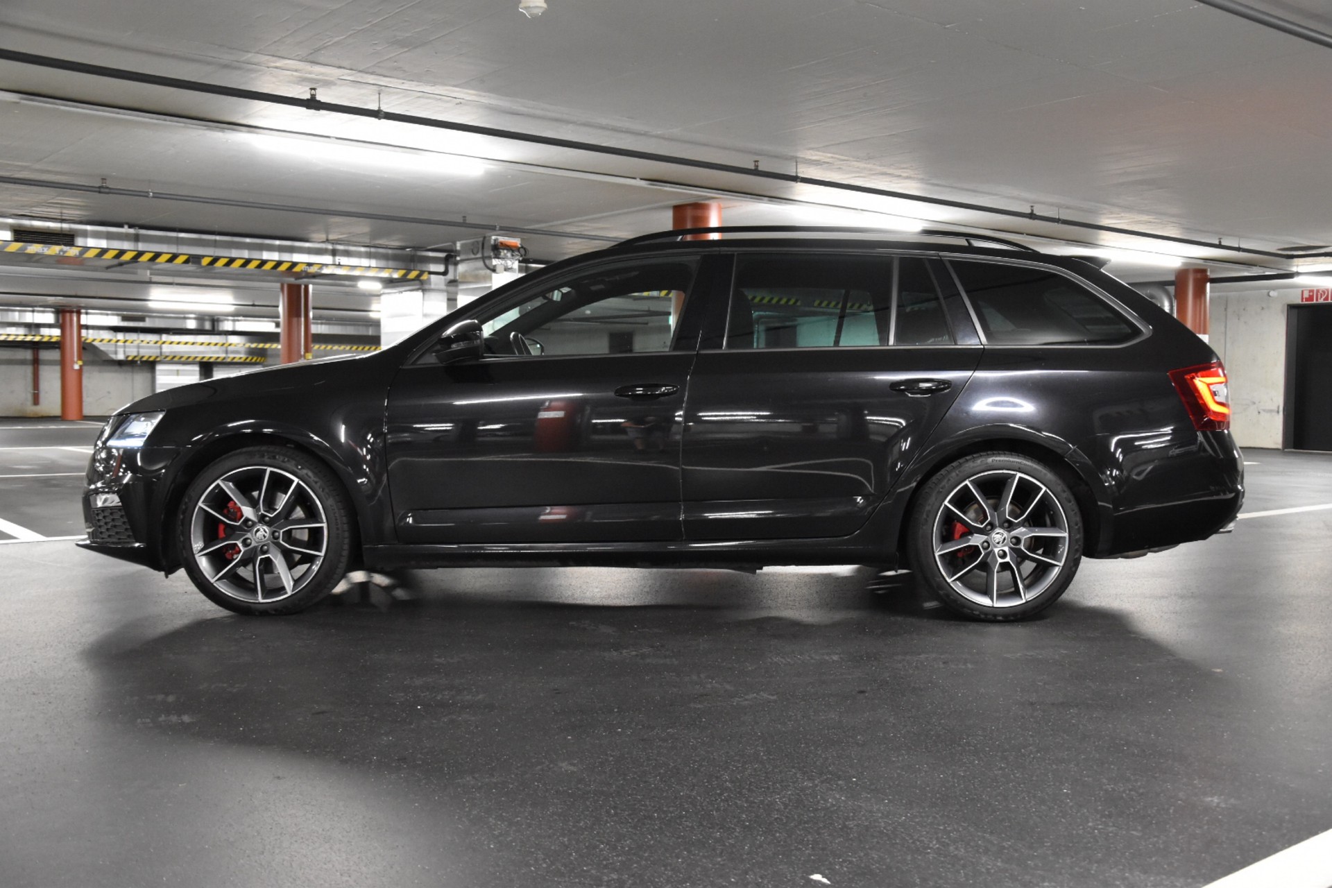 SKODA Octavia Combi 2.0 TDI RS 4x4 DSG-showroom-element-3