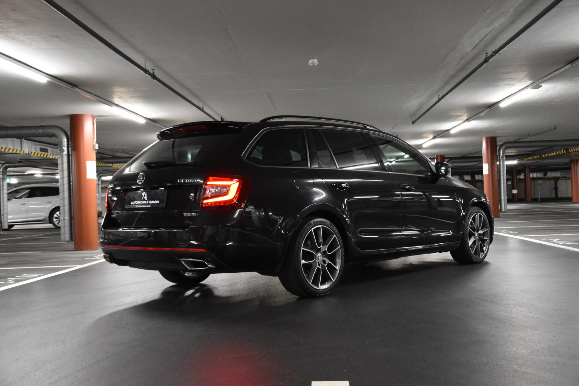 SKODA Octavia Combi 2.0 TDI RS 4x4 DSG-image-6