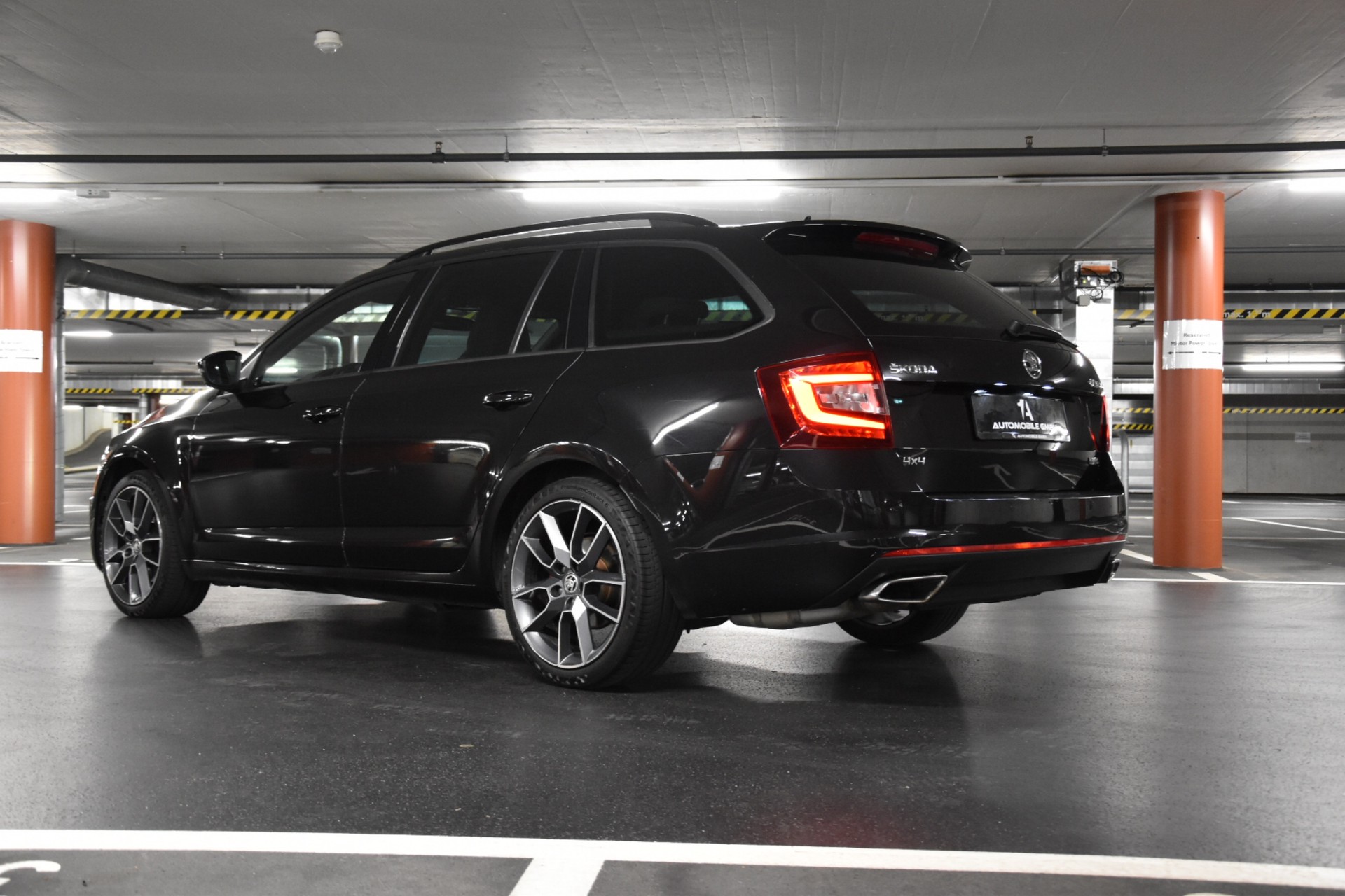 SKODA Octavia Combi 2.0 TDI RS 4x4 DSG-image-4