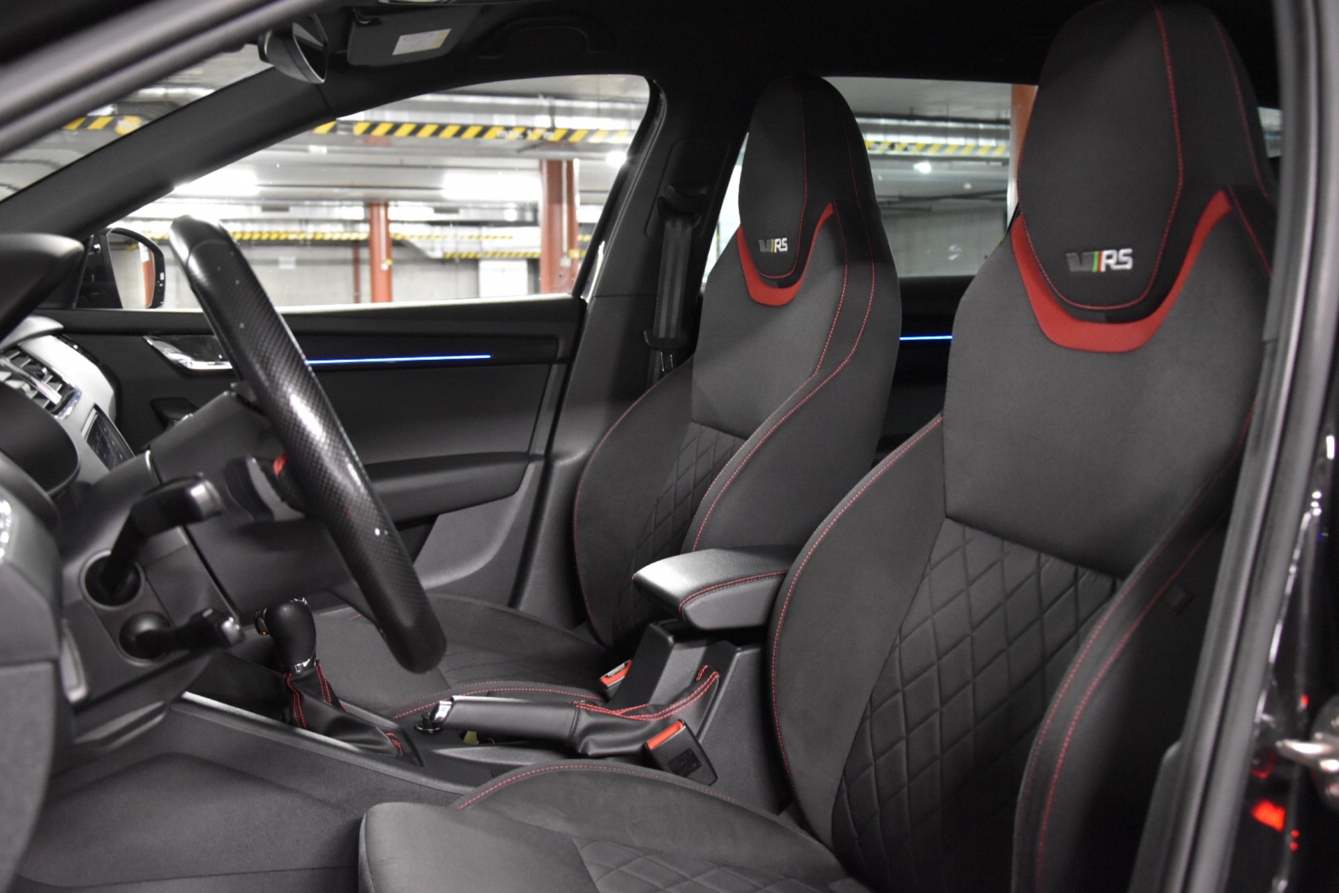 SKODA Octavia Combi 2.0 TDI RS 4x4 DSG-image-22